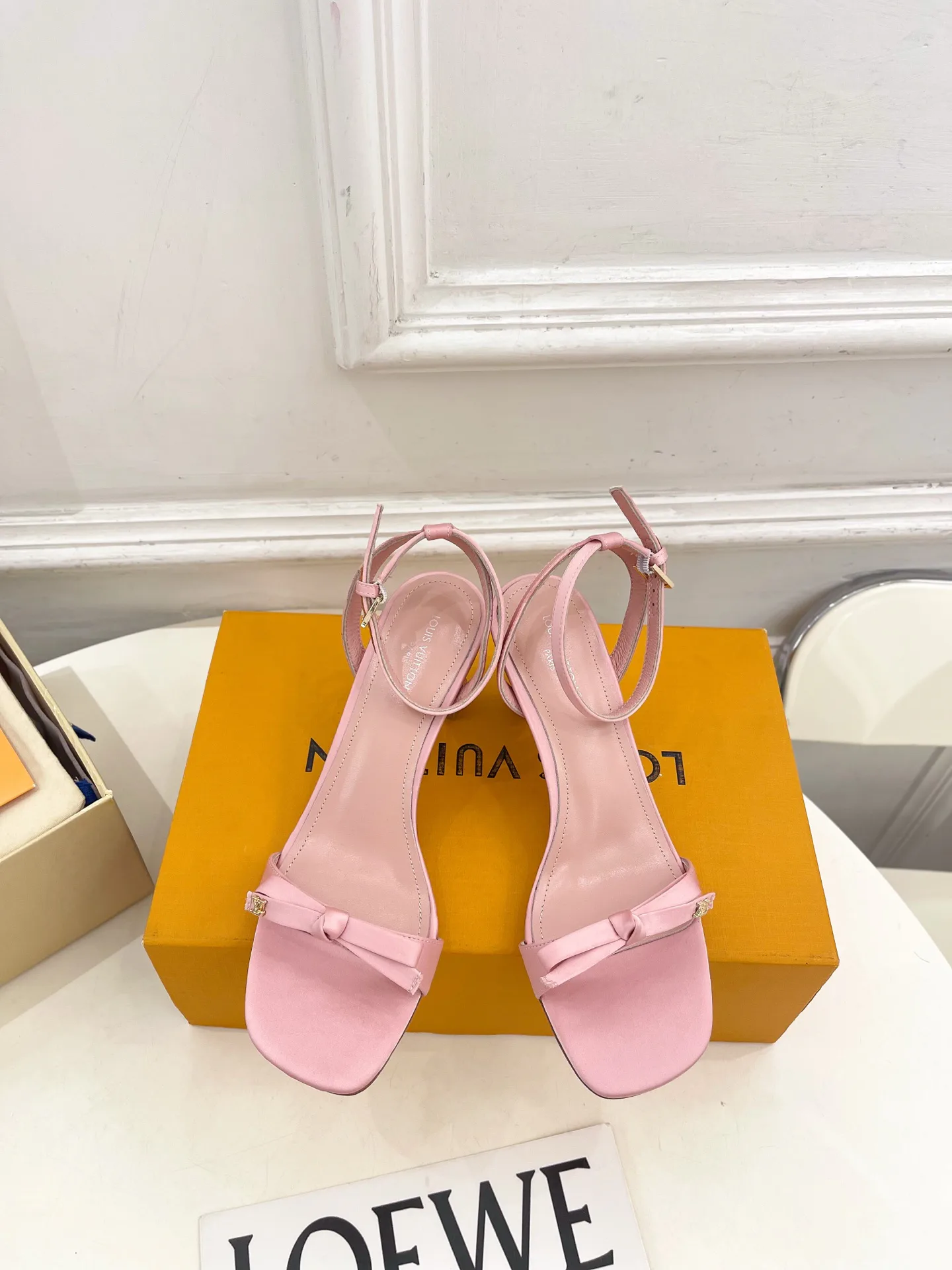 Women's Open-Toe Sandals LOUIS VUITTON 18034969