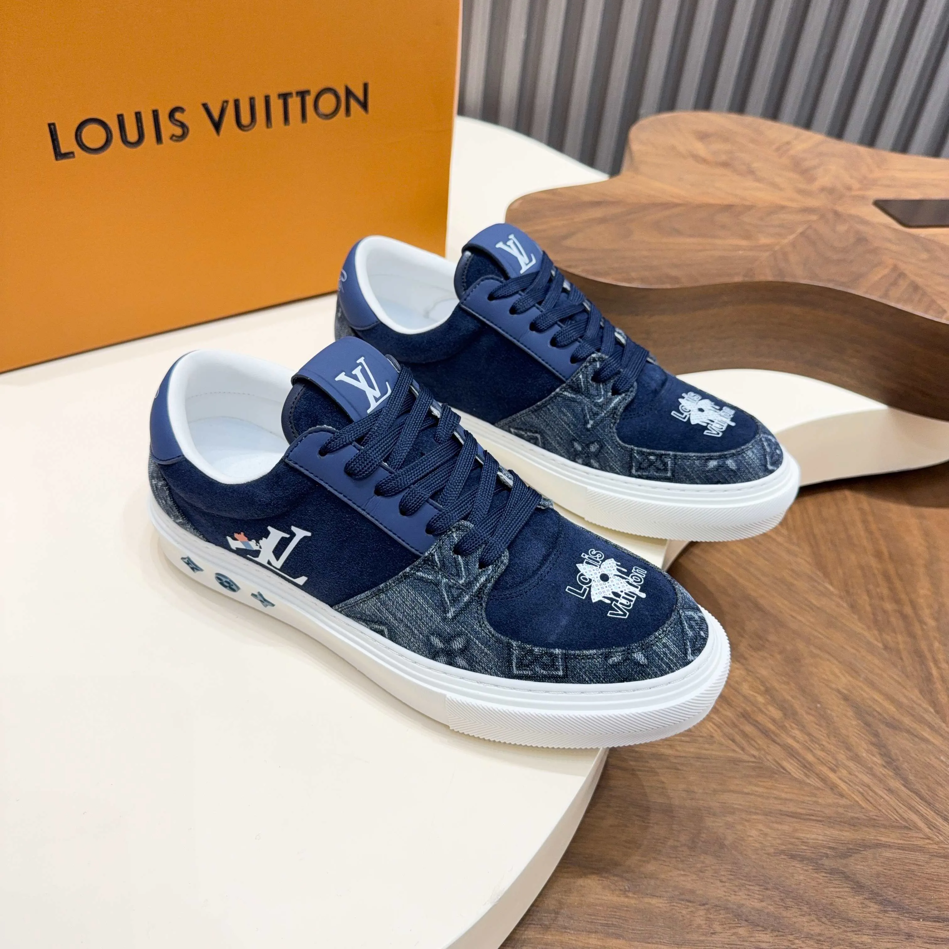 Men's Sneakers LOUIS VUITTON 17921395