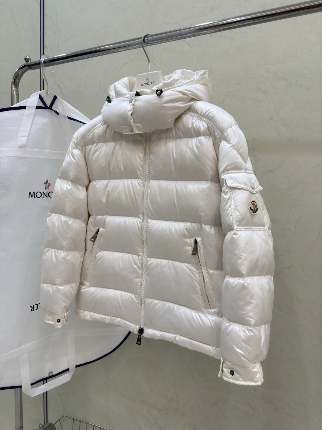 Men's Jackets And Down Jackets MONCLER 18383102