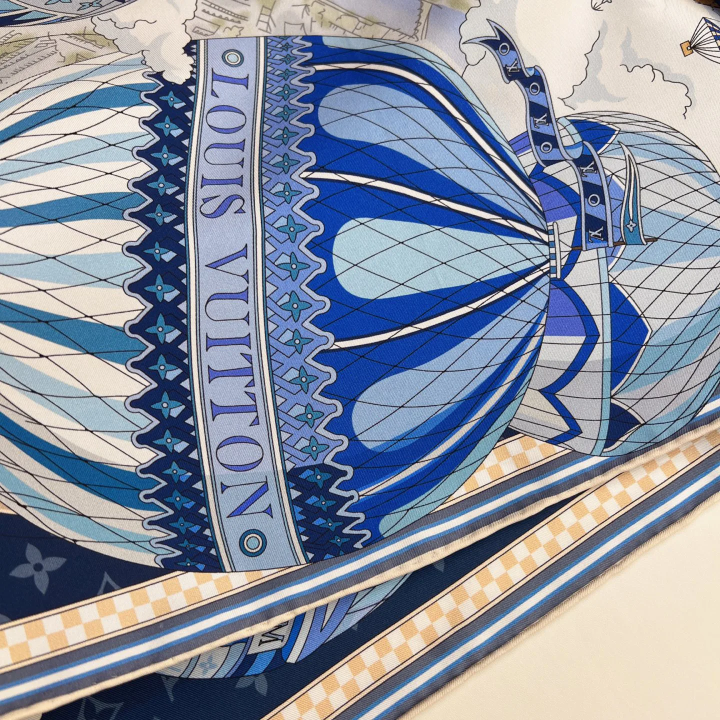 Silk Scarves LOUIS VUITTON 16851482