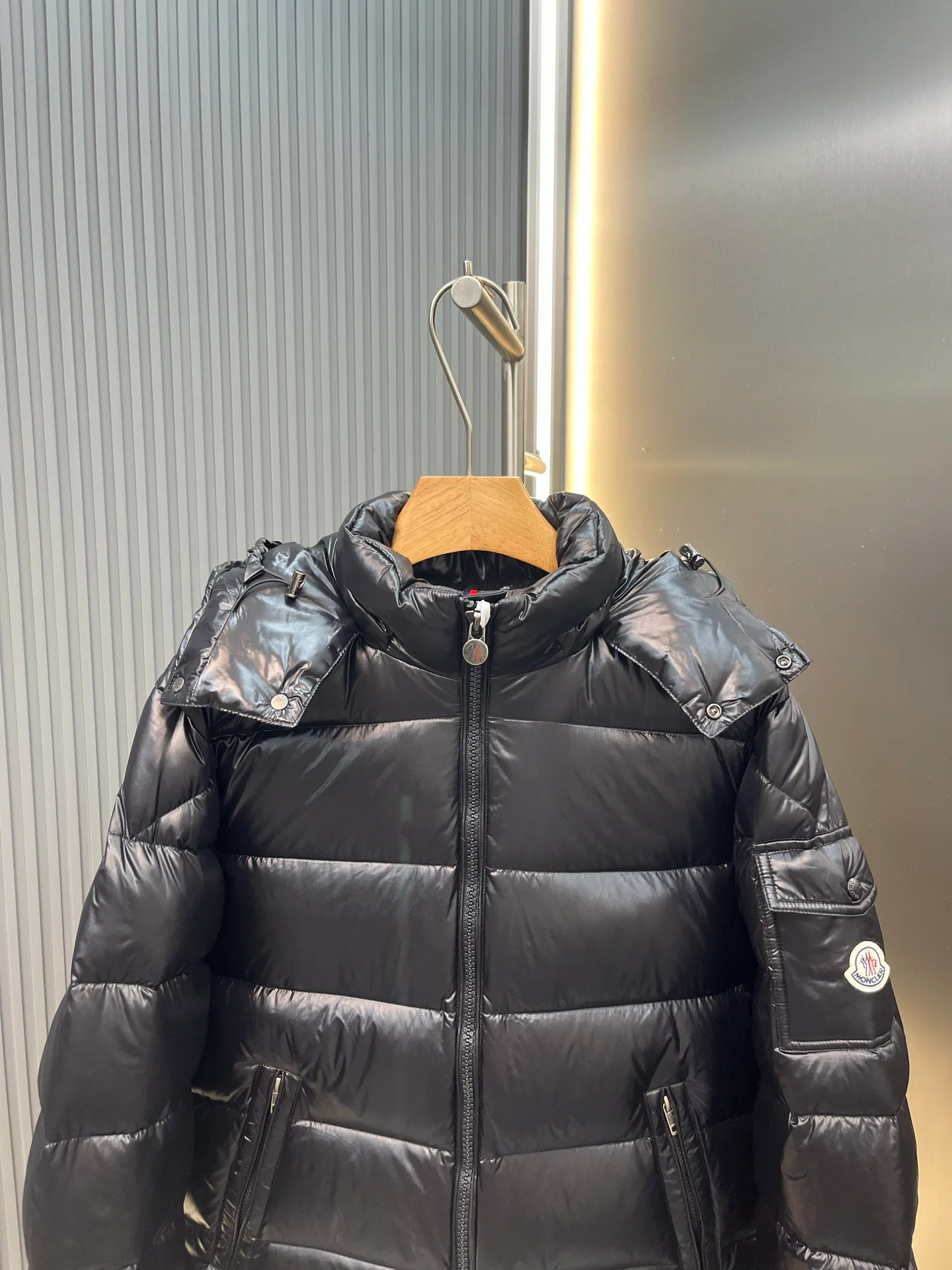 Куртки И Пуховики Мужские Moncler 18581651