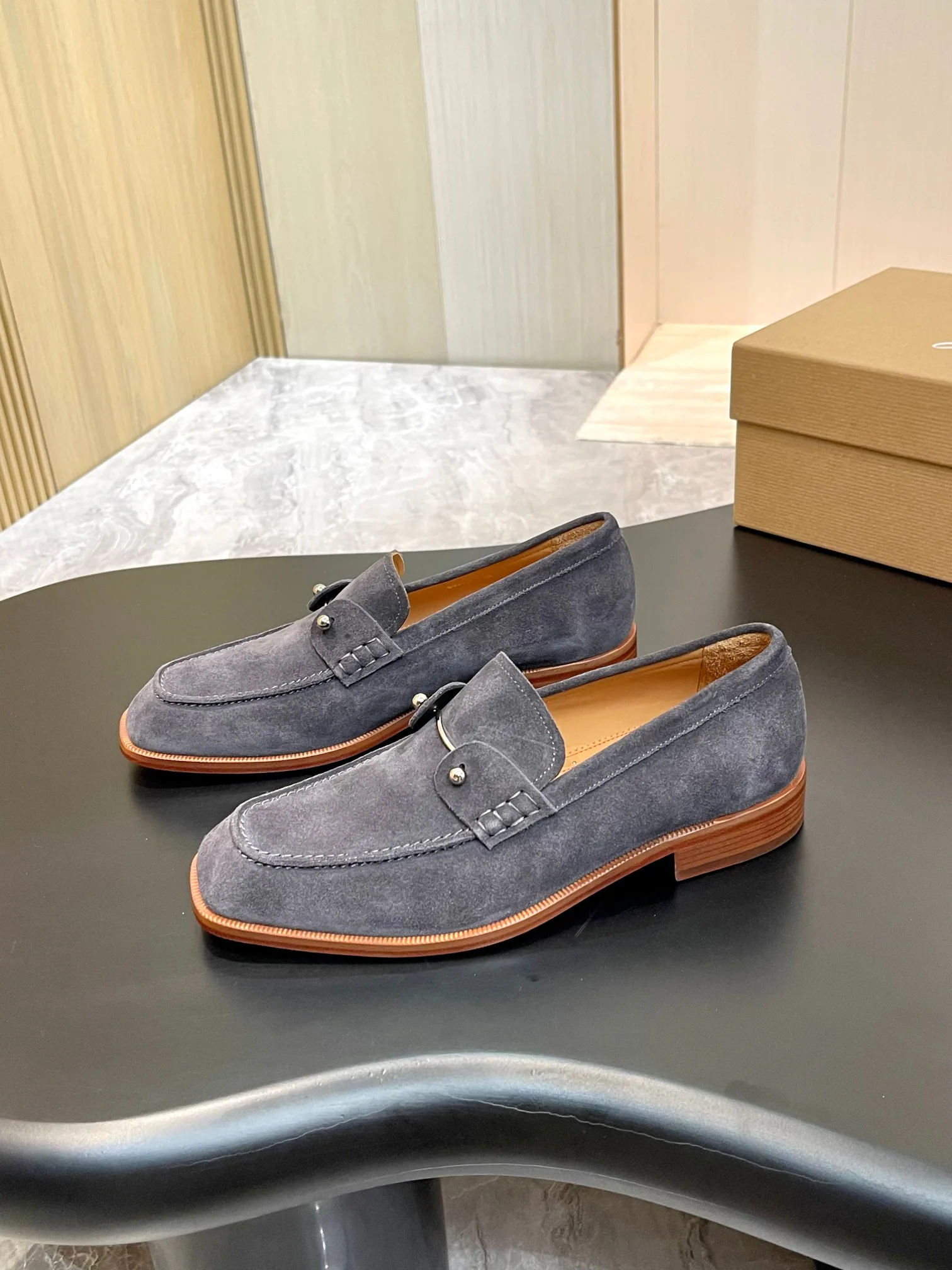 Men's Loafers And Dress Shoes CHRISTIAN LOUBOUTIN 18119146