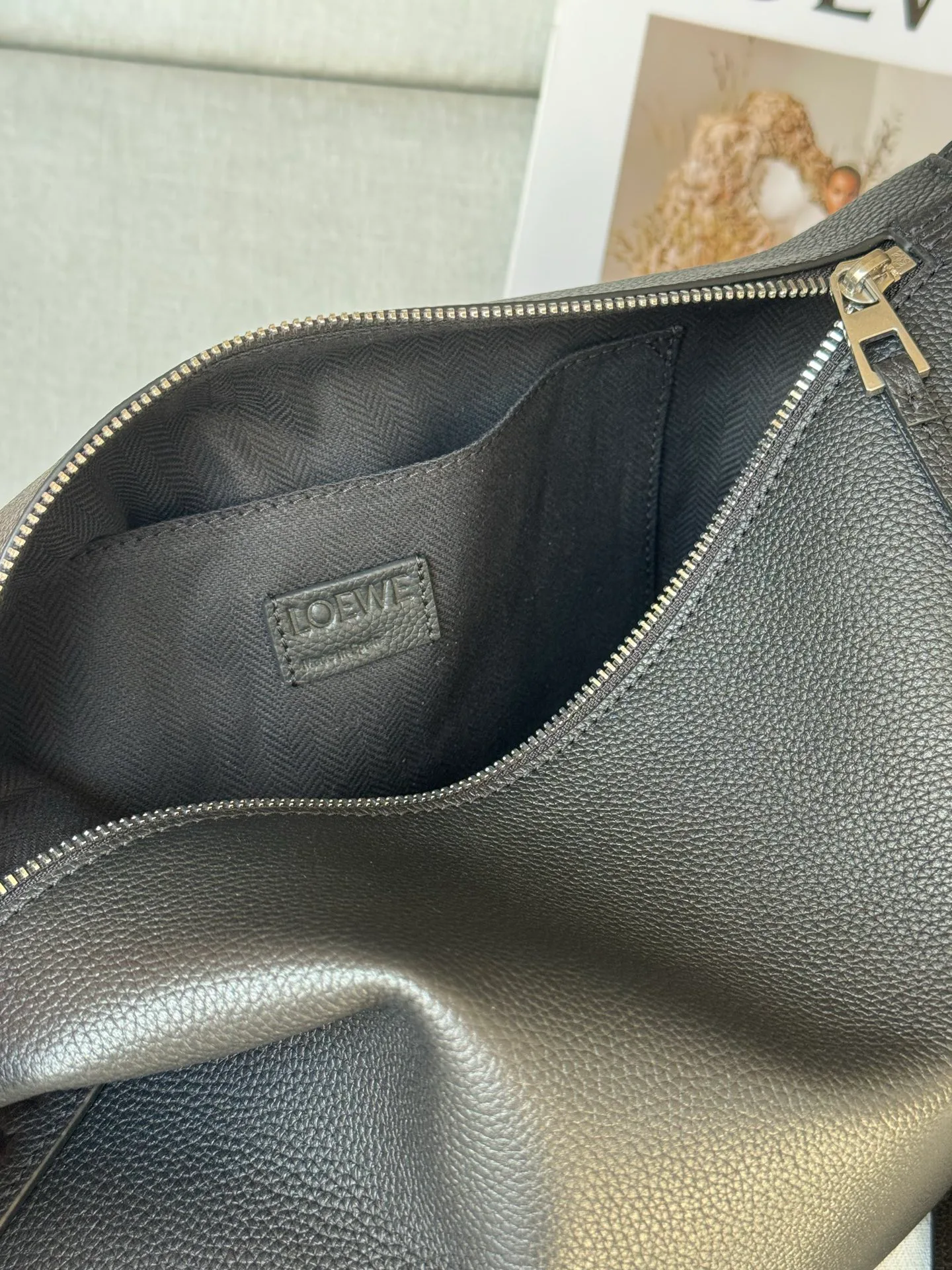 Women's Classic Handbags LOEWE 18177576