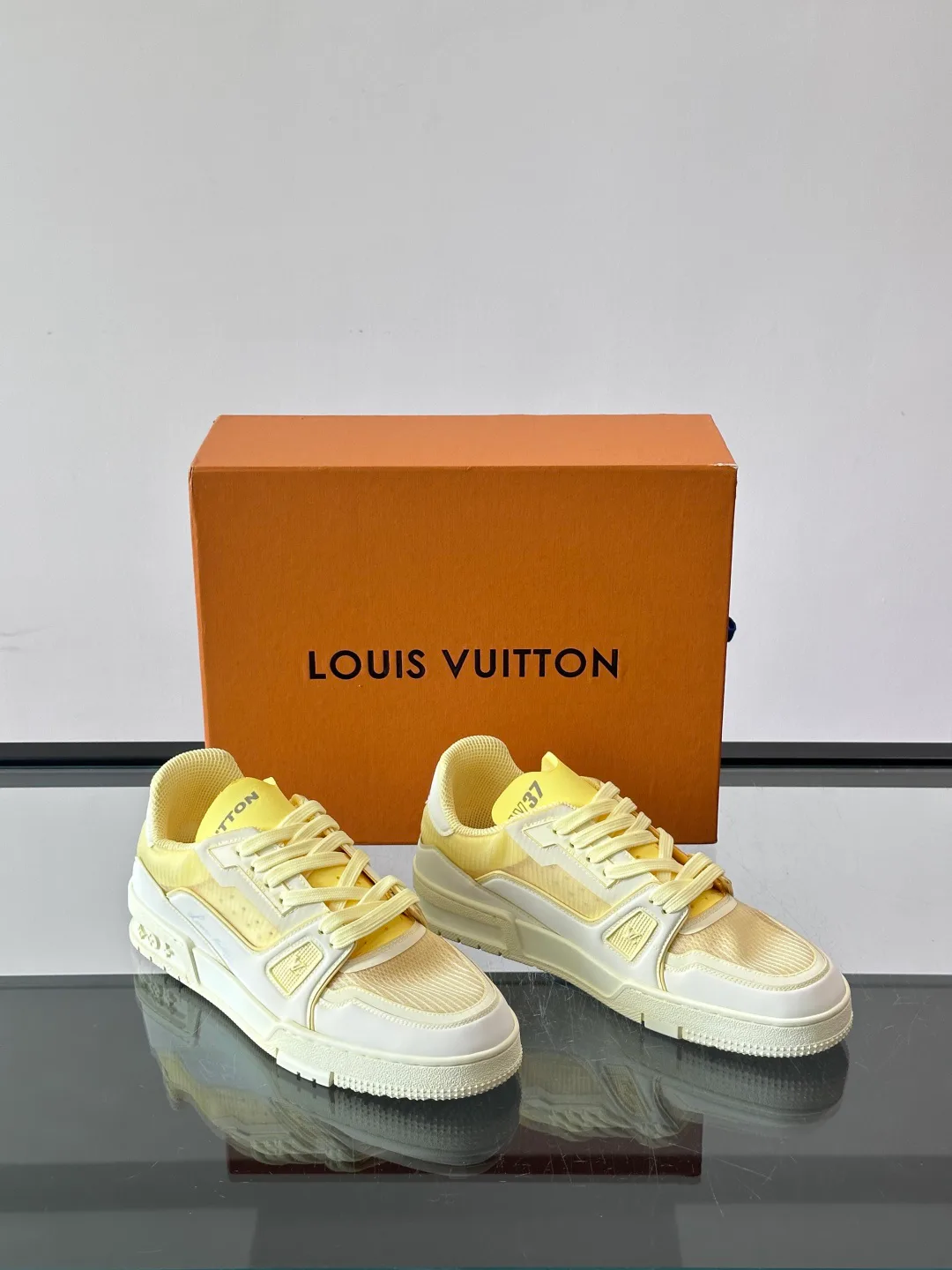 Men's Sneakers LOUIS VUITTON 17349439