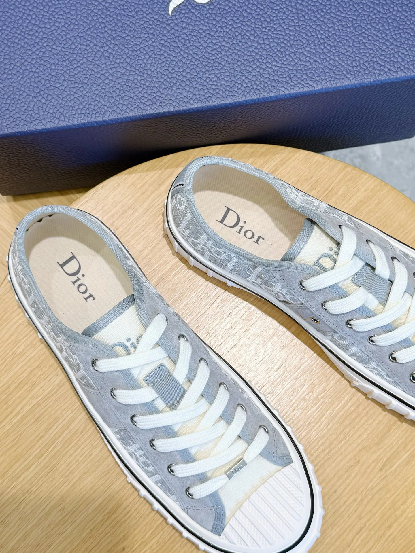 Women's Sneakers CHRISTIAN DIOR 18101568