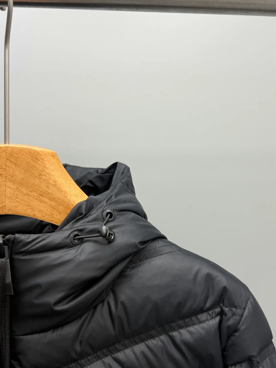 Women's Jackets And Down Jackets MONCLER 17964355