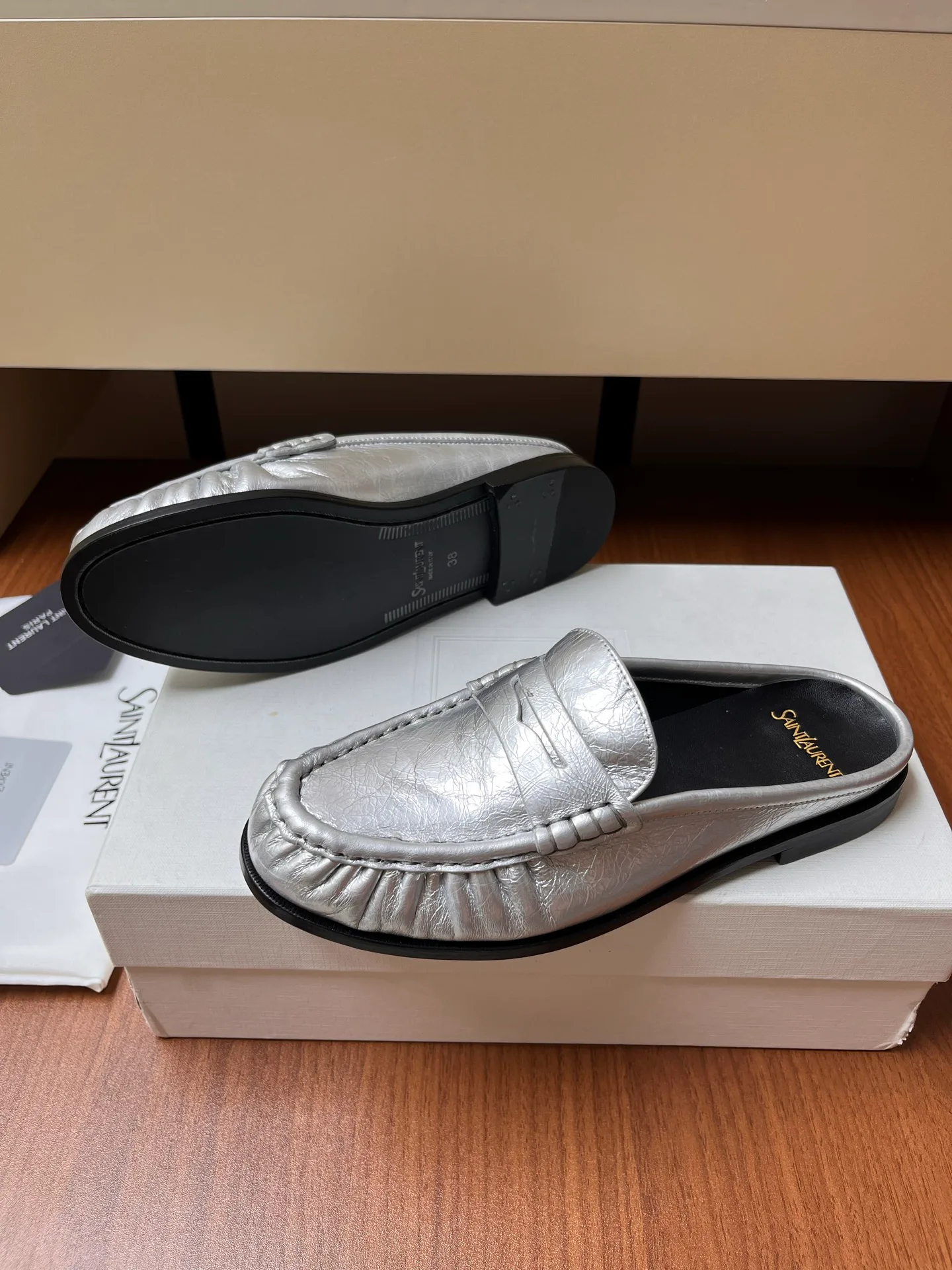 Women's Loafers And Moccasins SAINT LAURENT 18037898