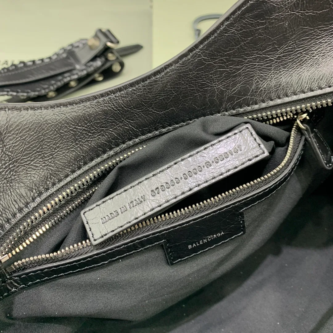Women's Classic Handbags BALENCIAGA 17801582
