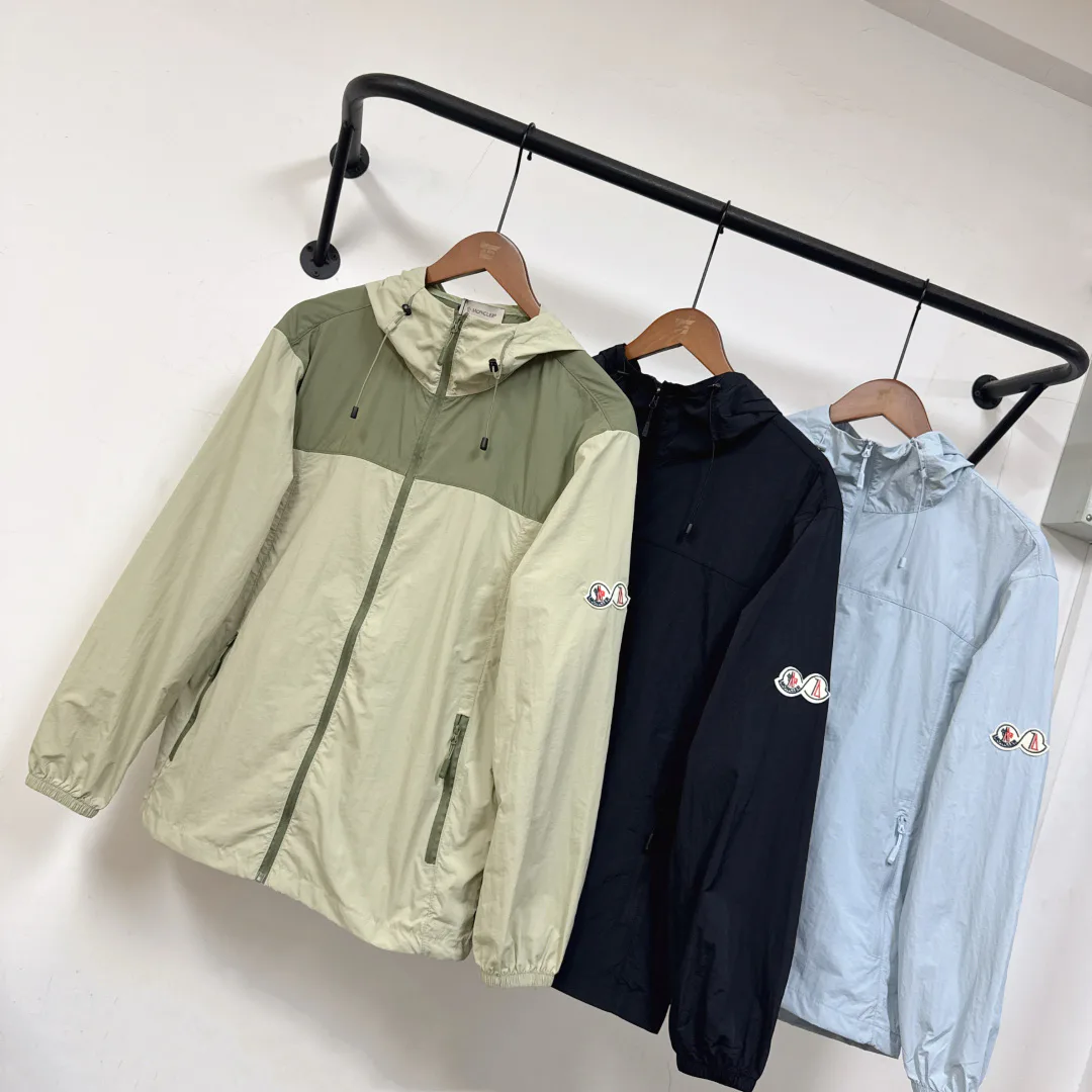 Men's Jackets And Down Jackets MONCLER 17286043