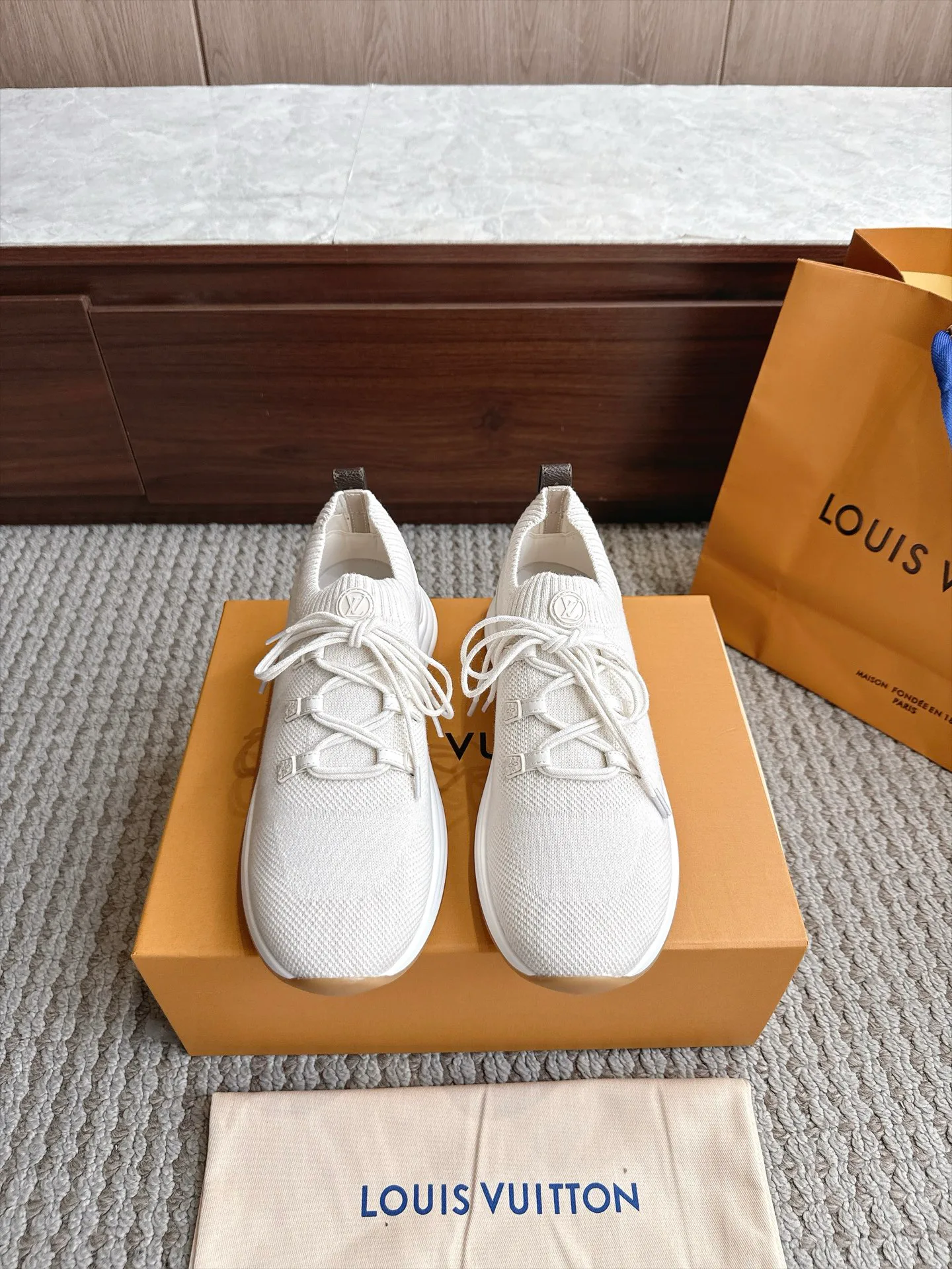 Women's Sneakers LOUIS VUITTON 18333245