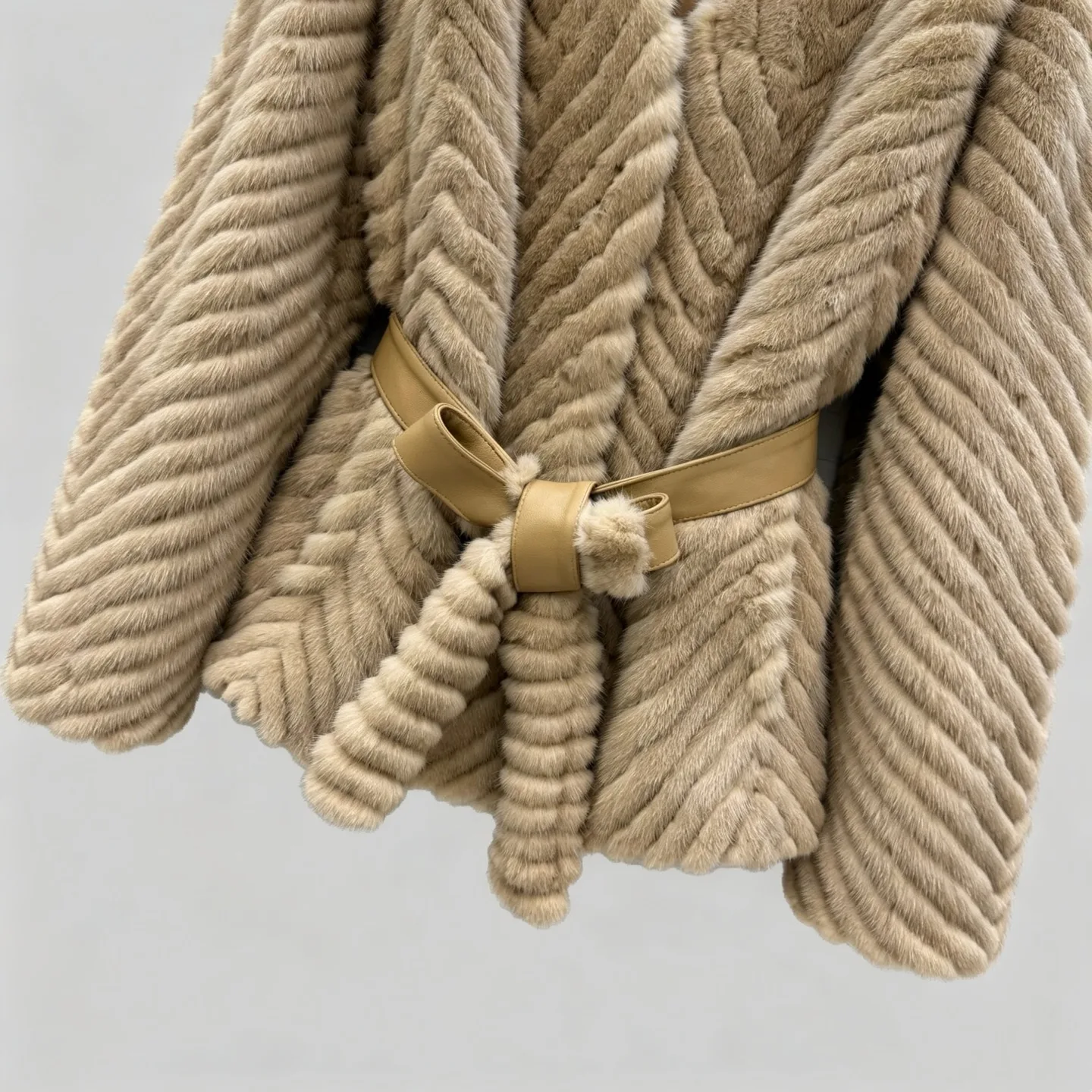 Women's Fur Coats FENDI 18417105