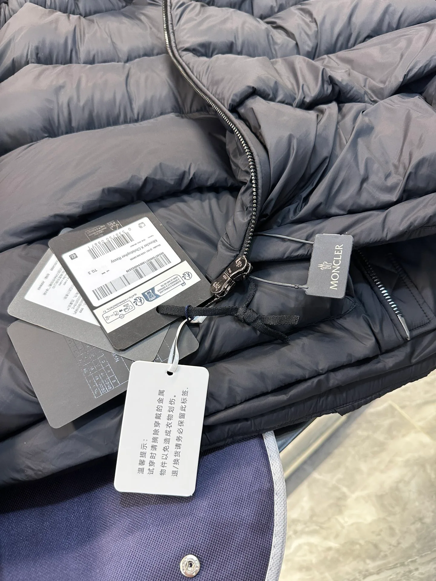 Women's Jackets And Down Jackets MONCLER 18130167