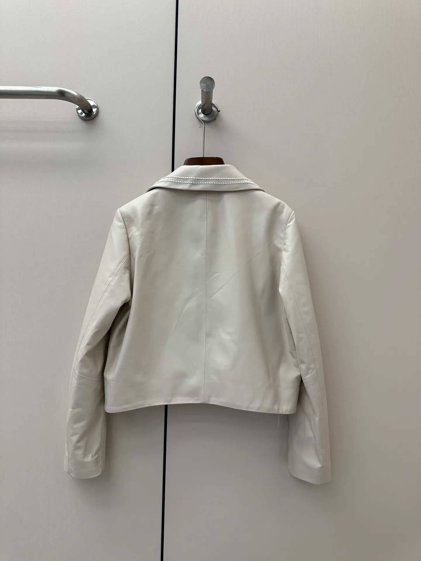Women's Leather Jackets And Sheepskin Coats HERMES 18060937