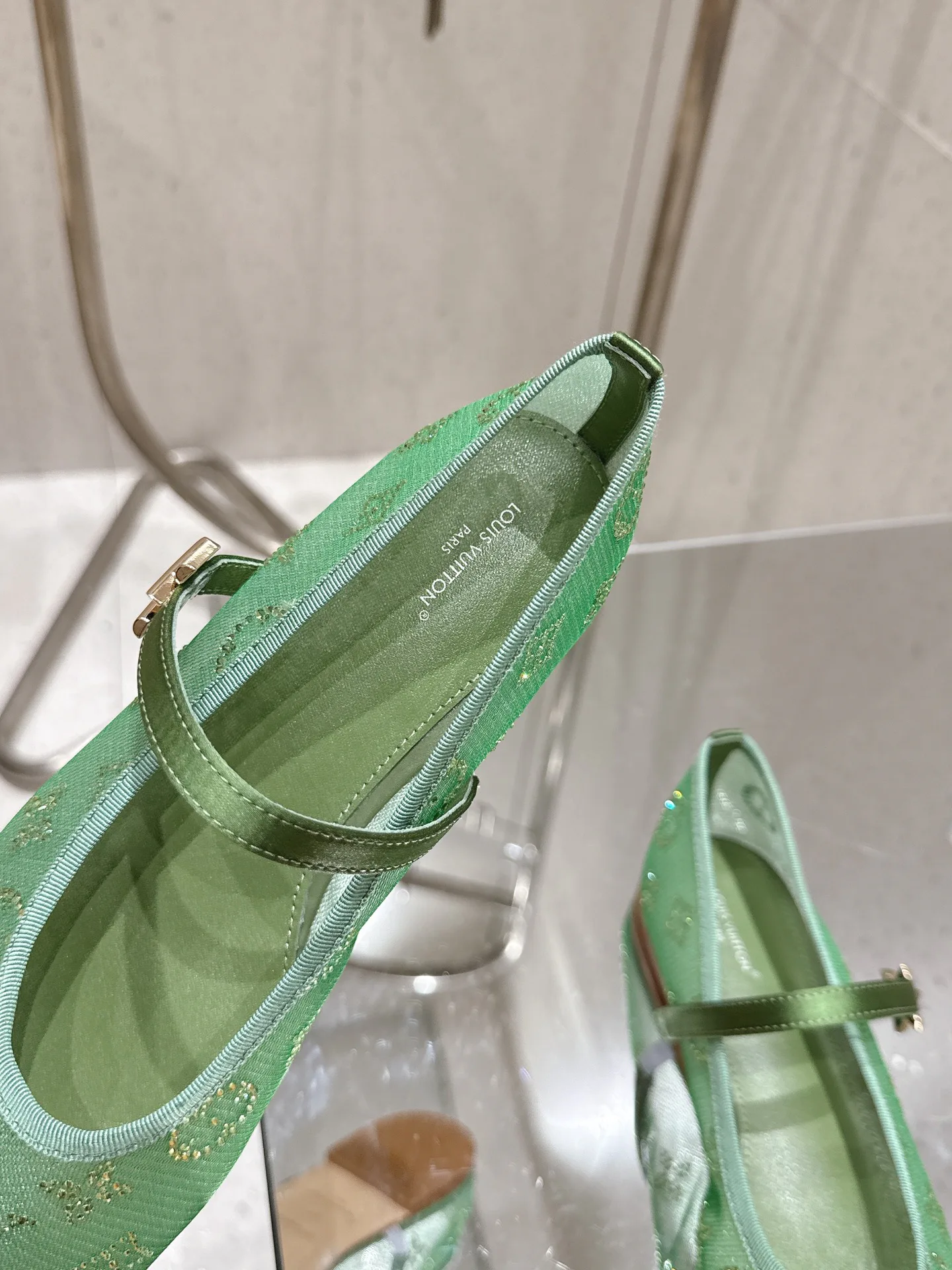 Women's Ballet Flats LOUIS VUITTON 18543754