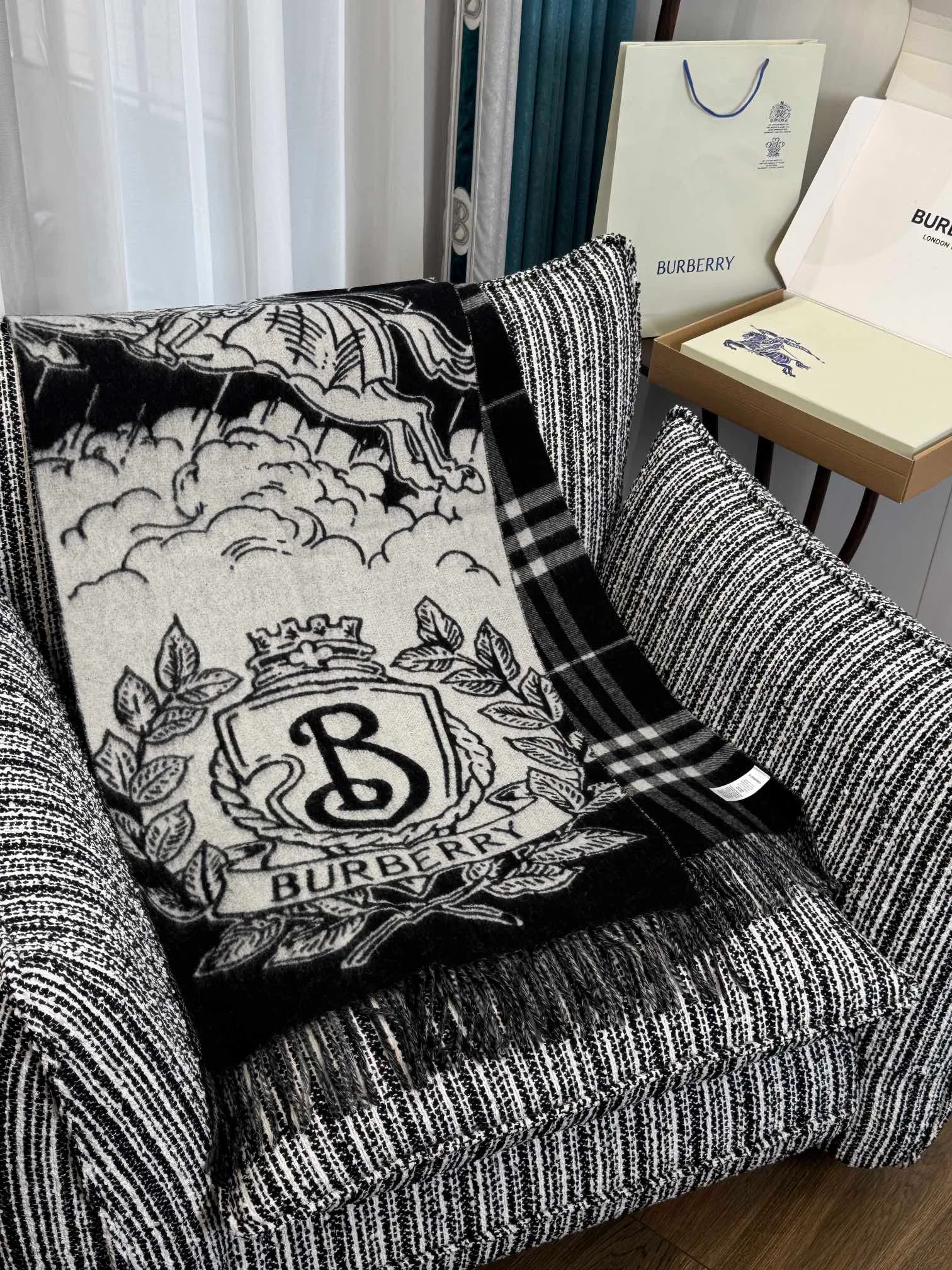 Scarves BURBERRY 18287428