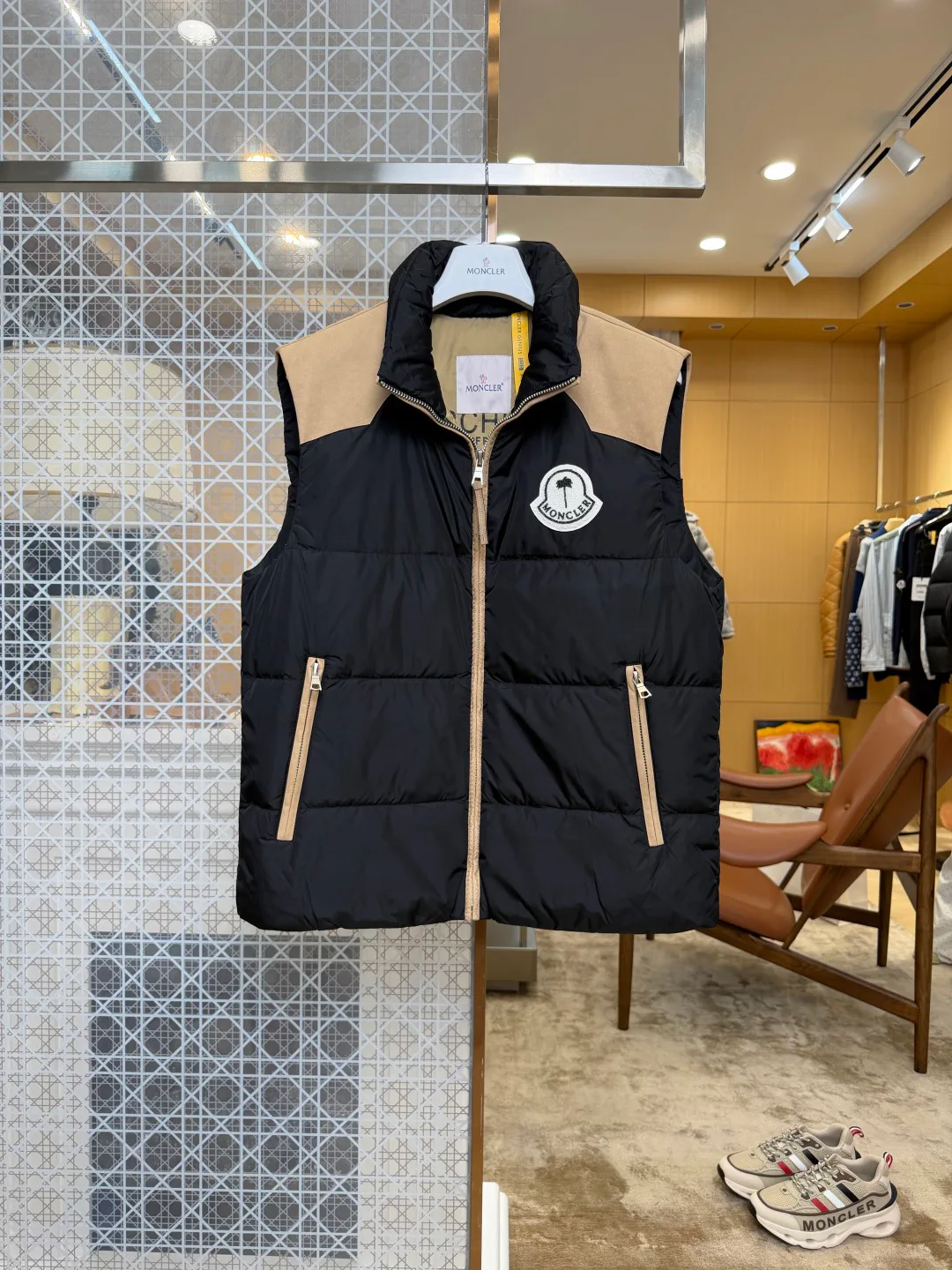 Men's Vests MONCLER 18359603