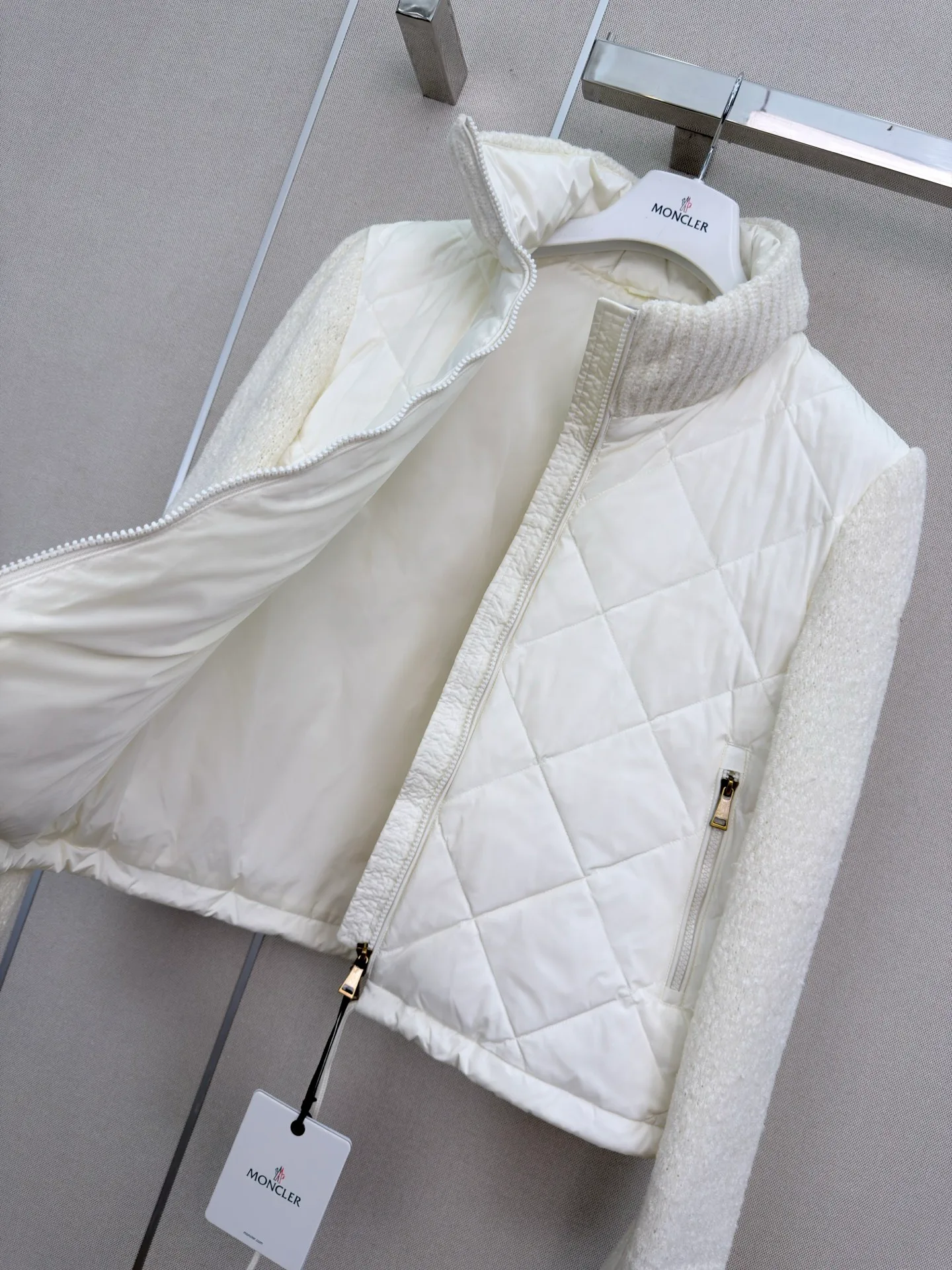 Women's Jackets And Down Jackets MONCLER 18203546