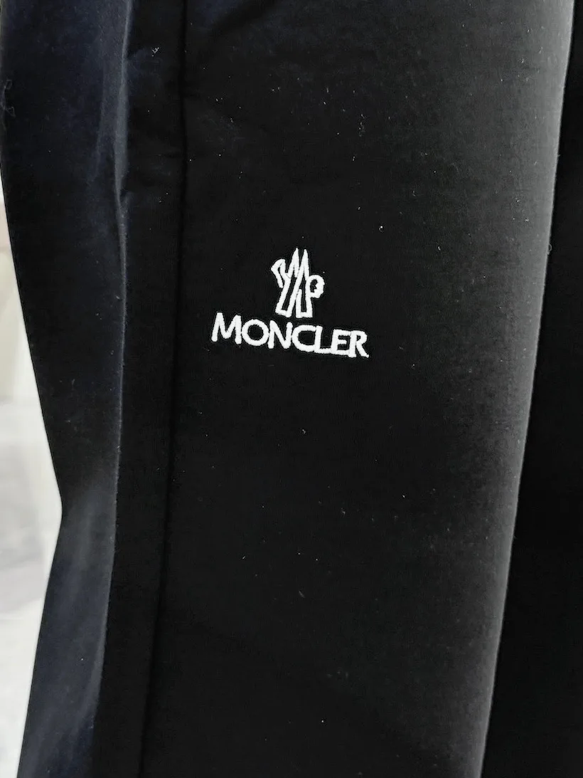 Men's Trousers MONCLER 18345787