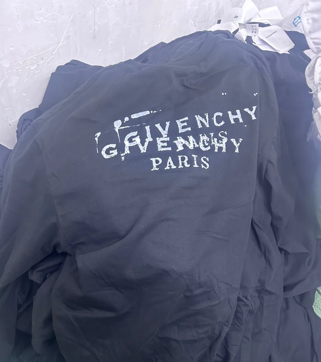 Men's T-Shirts GIVENCHY 17480579