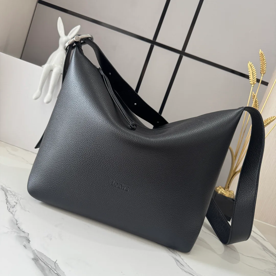 Women's Classic Handbags LOEWE 17502843