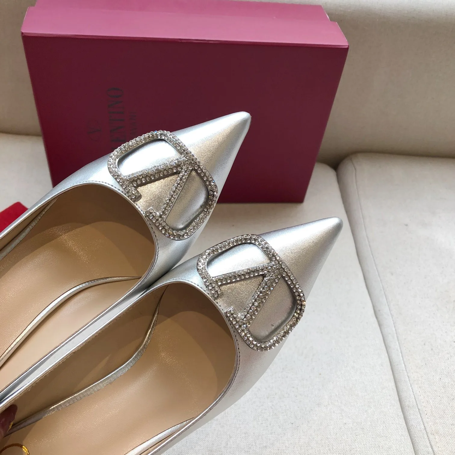 Women's Heels VALENTINO 17956870