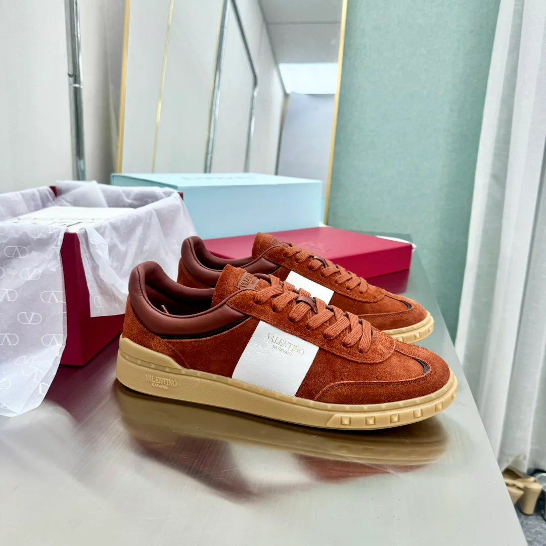 Women's Sneakers VALENTINO 17955037