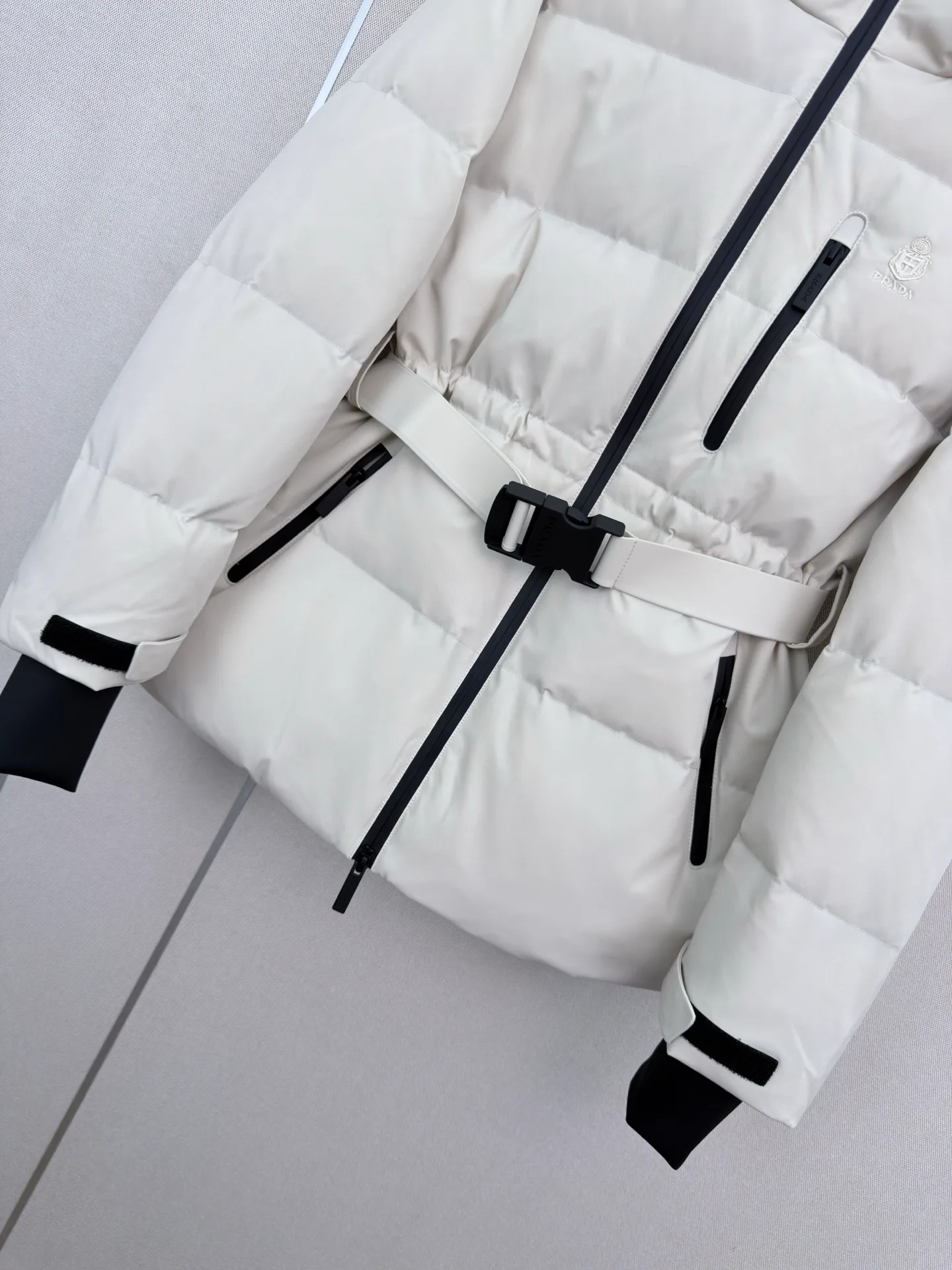 Women's Jackets And Down Jackets PRADA 18023491