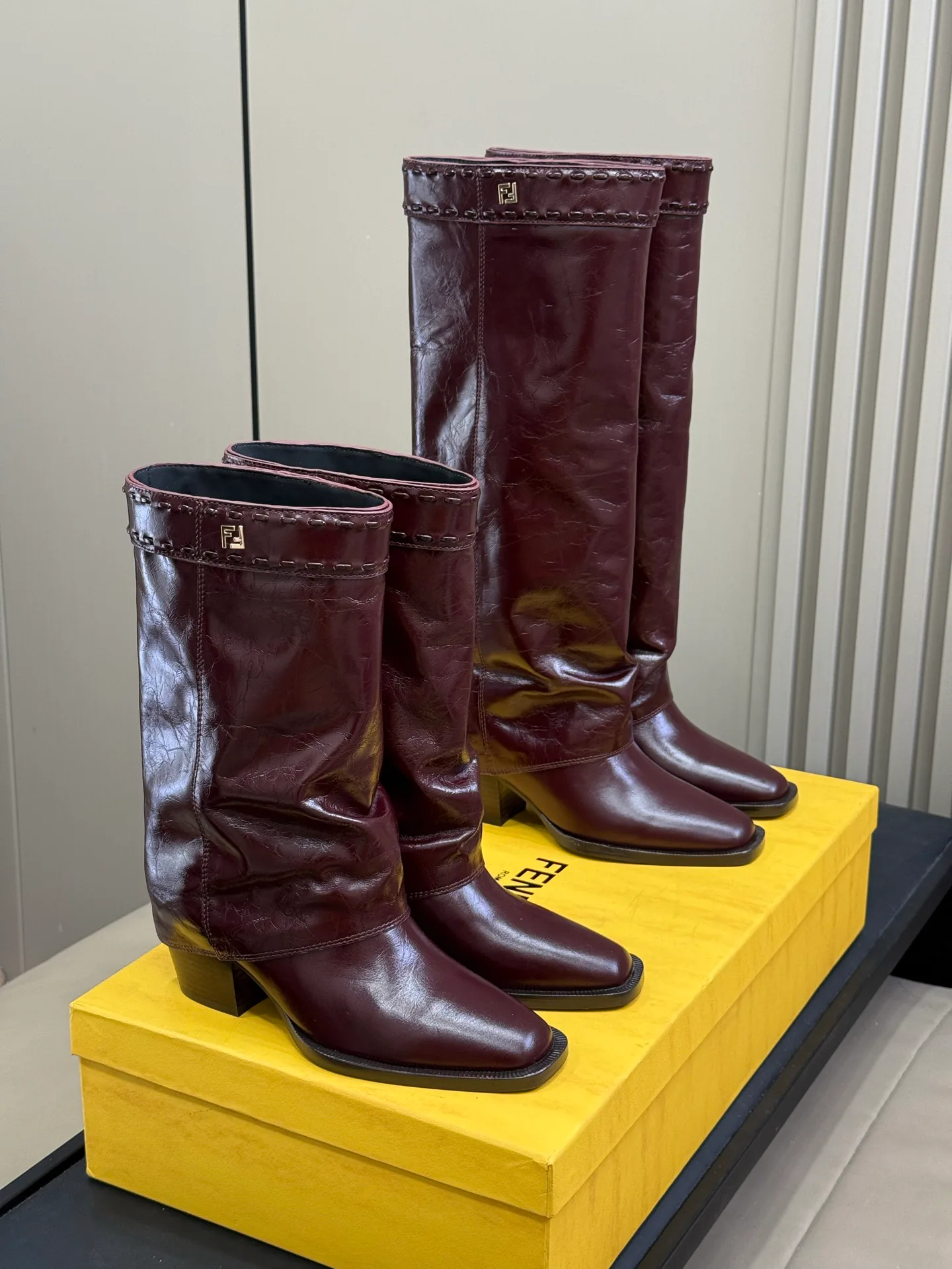 Women's Boots FENDI 18370131