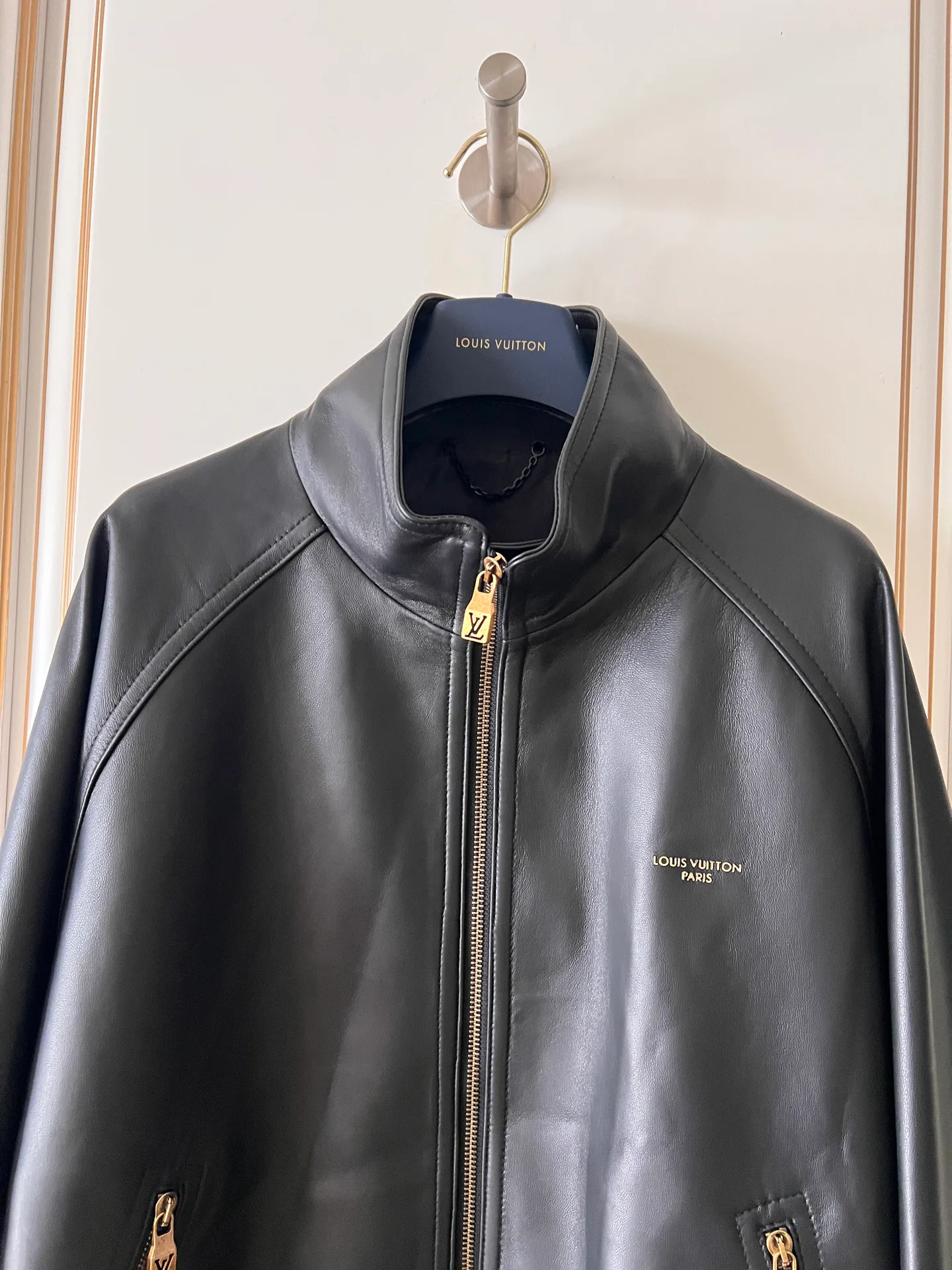 Women's Leather Jackets And Sheepskin Coats LOUIS VUITTON 18408996