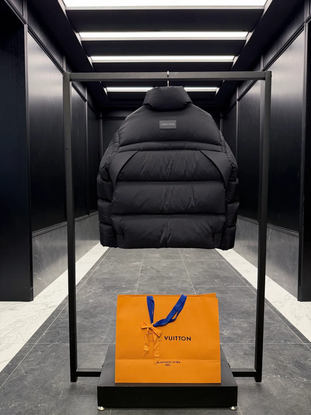 Men's Jackets And Down Jackets LOUIS VUITTON 17091326