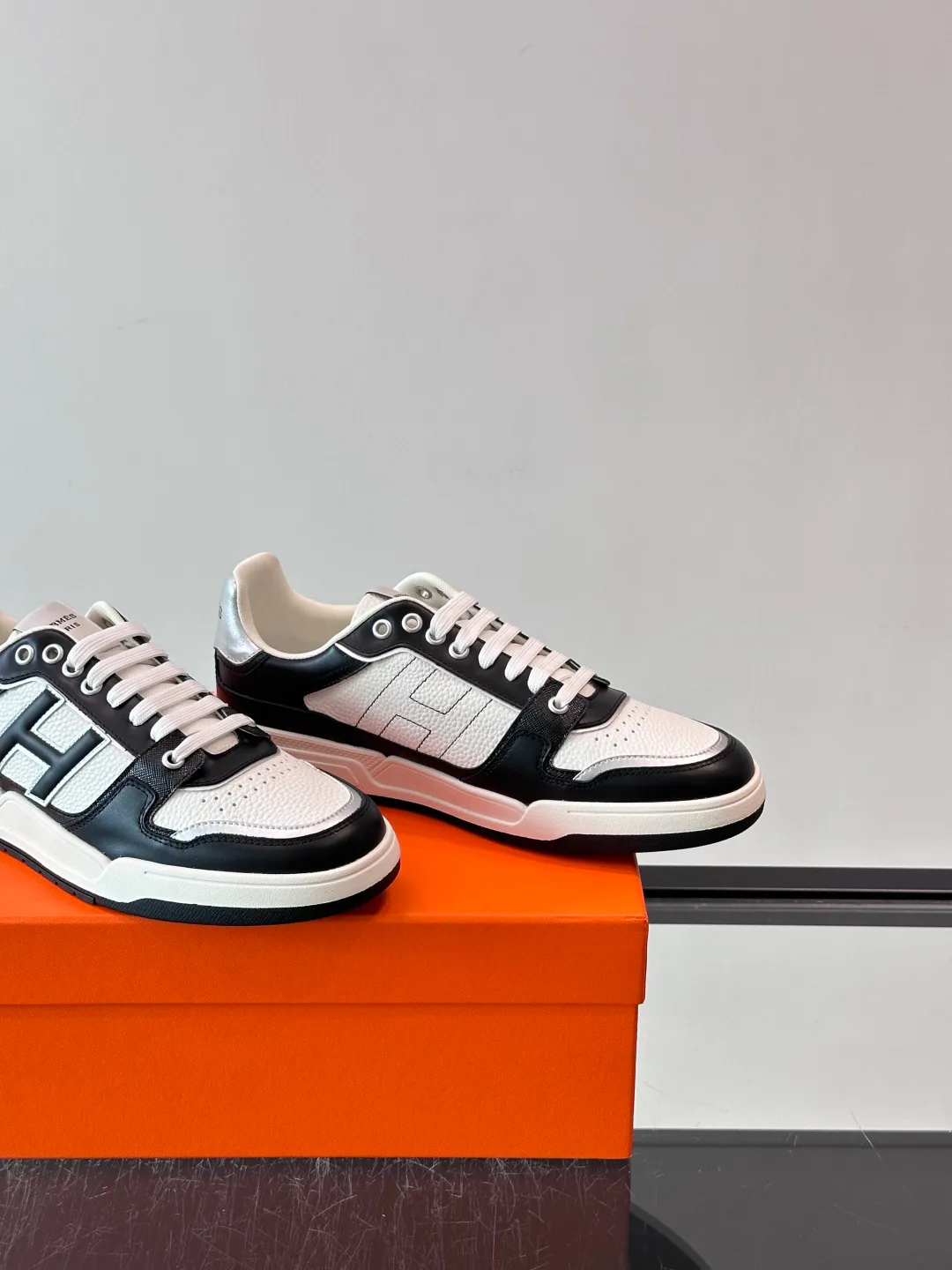 Men's Sneakers HERMES 18500630