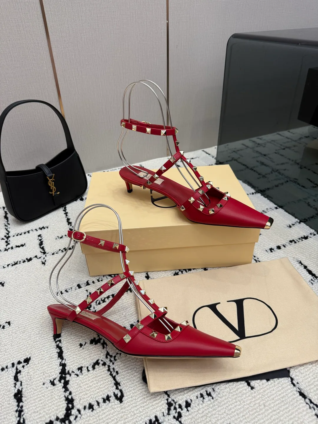 Women's Open-Toe Sandals VALENTINO 17594511