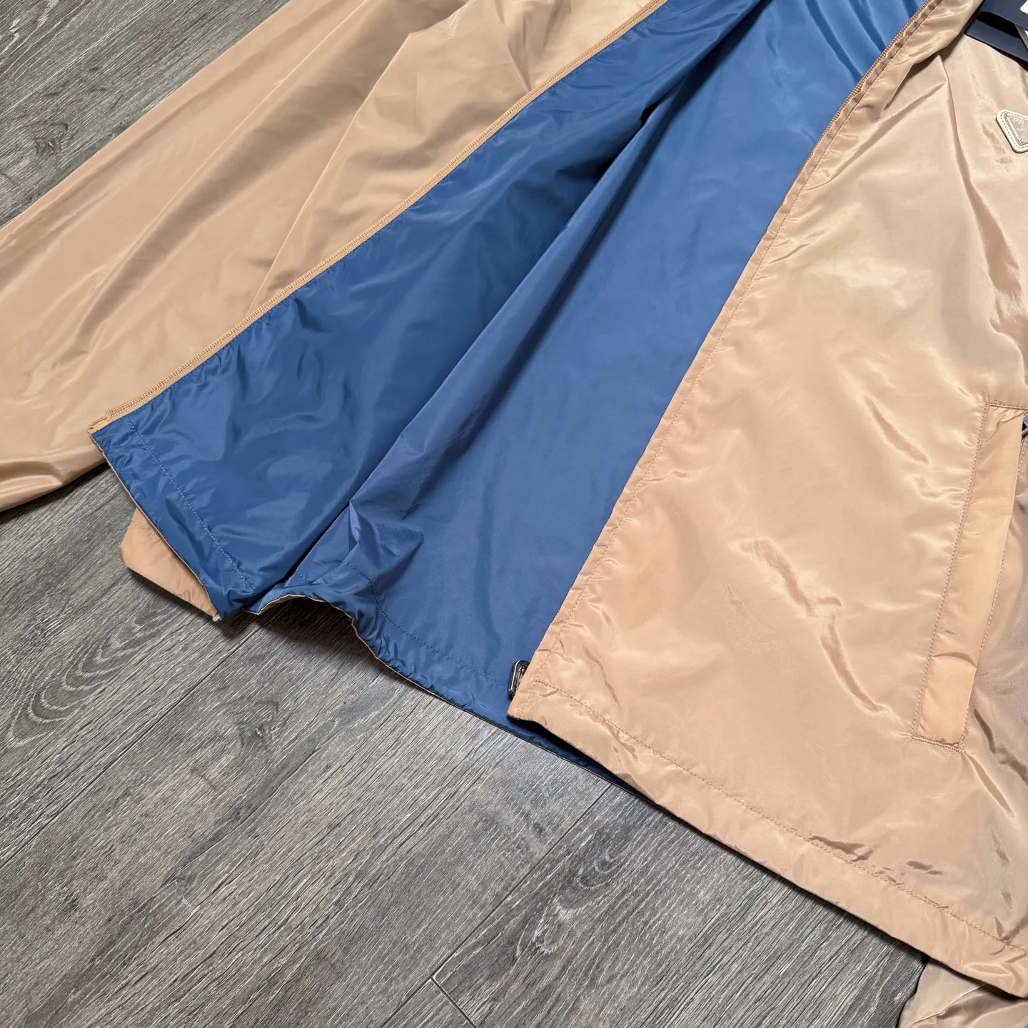 Women's Jackets And Down Jackets PRADA 18052162