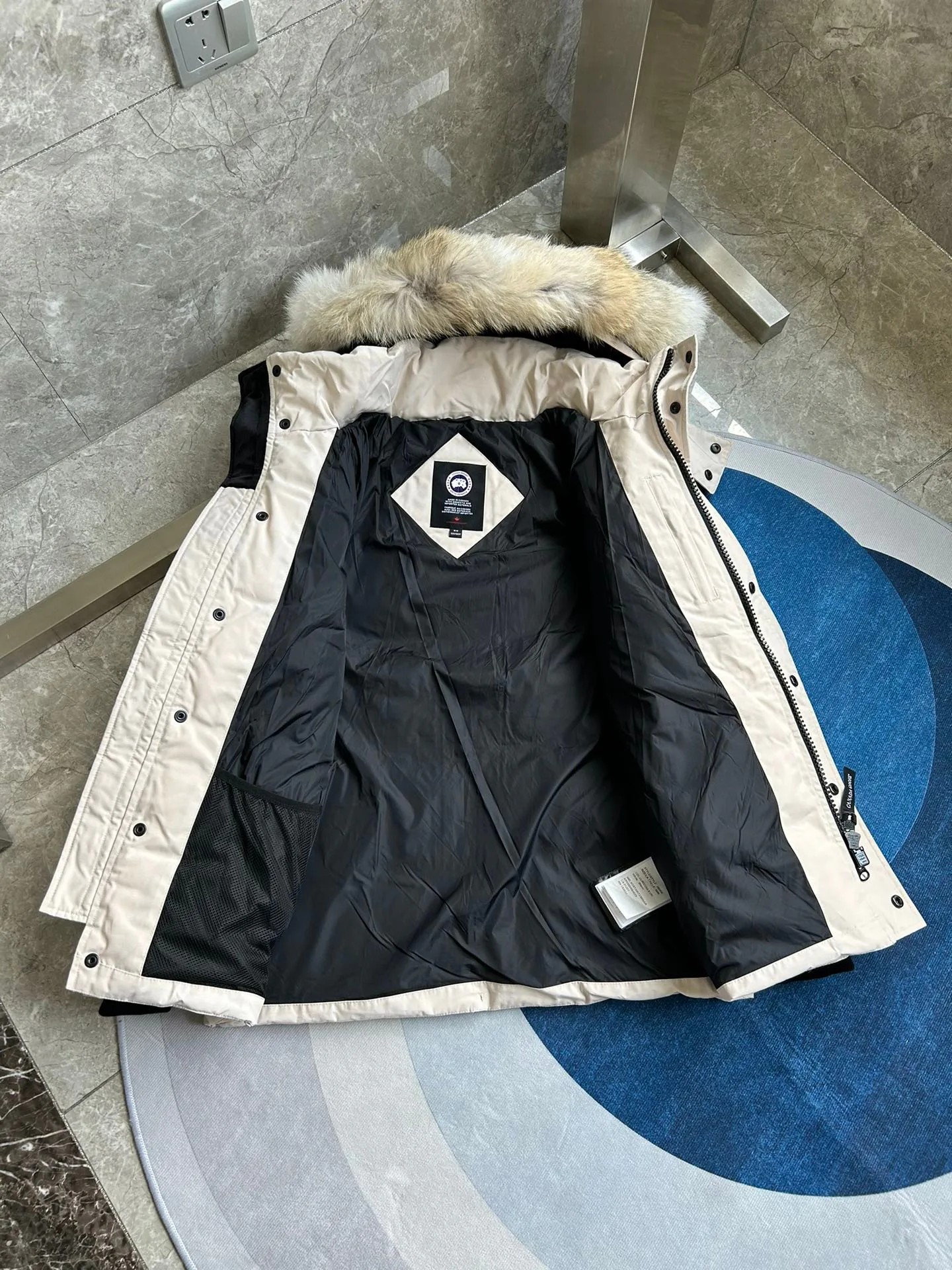 Men's Jackets And Down Jackets CANADA GOOSE 18111616