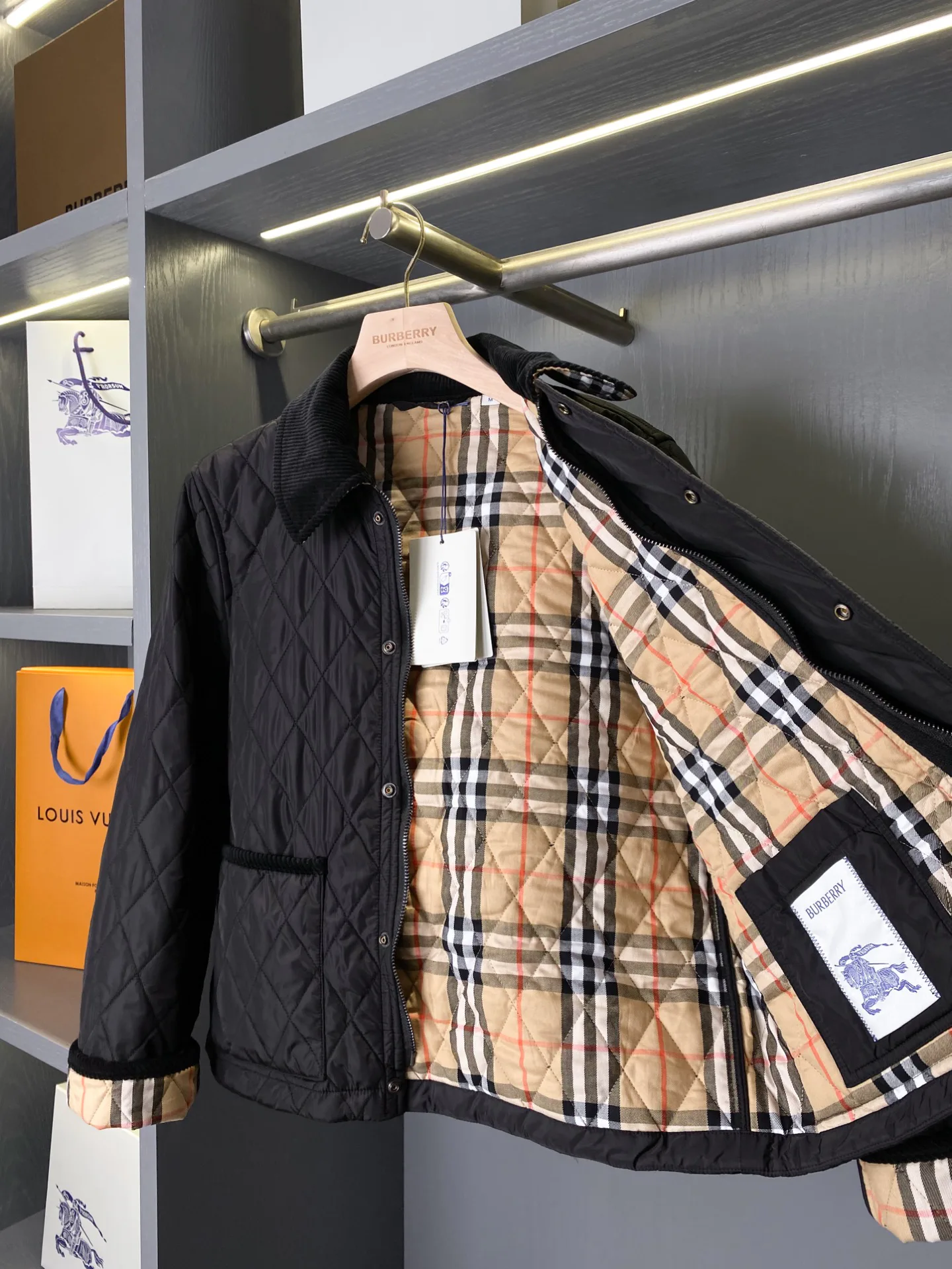 Women's Jackets And Down Jackets BURBERRY 18513005