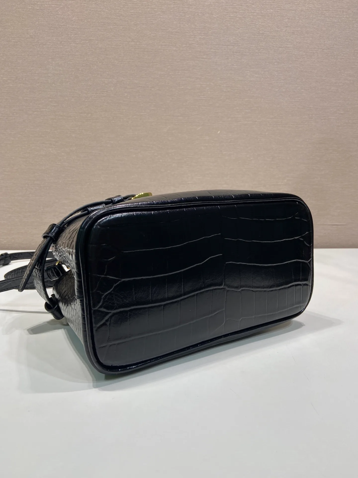 Классические Сумки Женские Prada 18640298