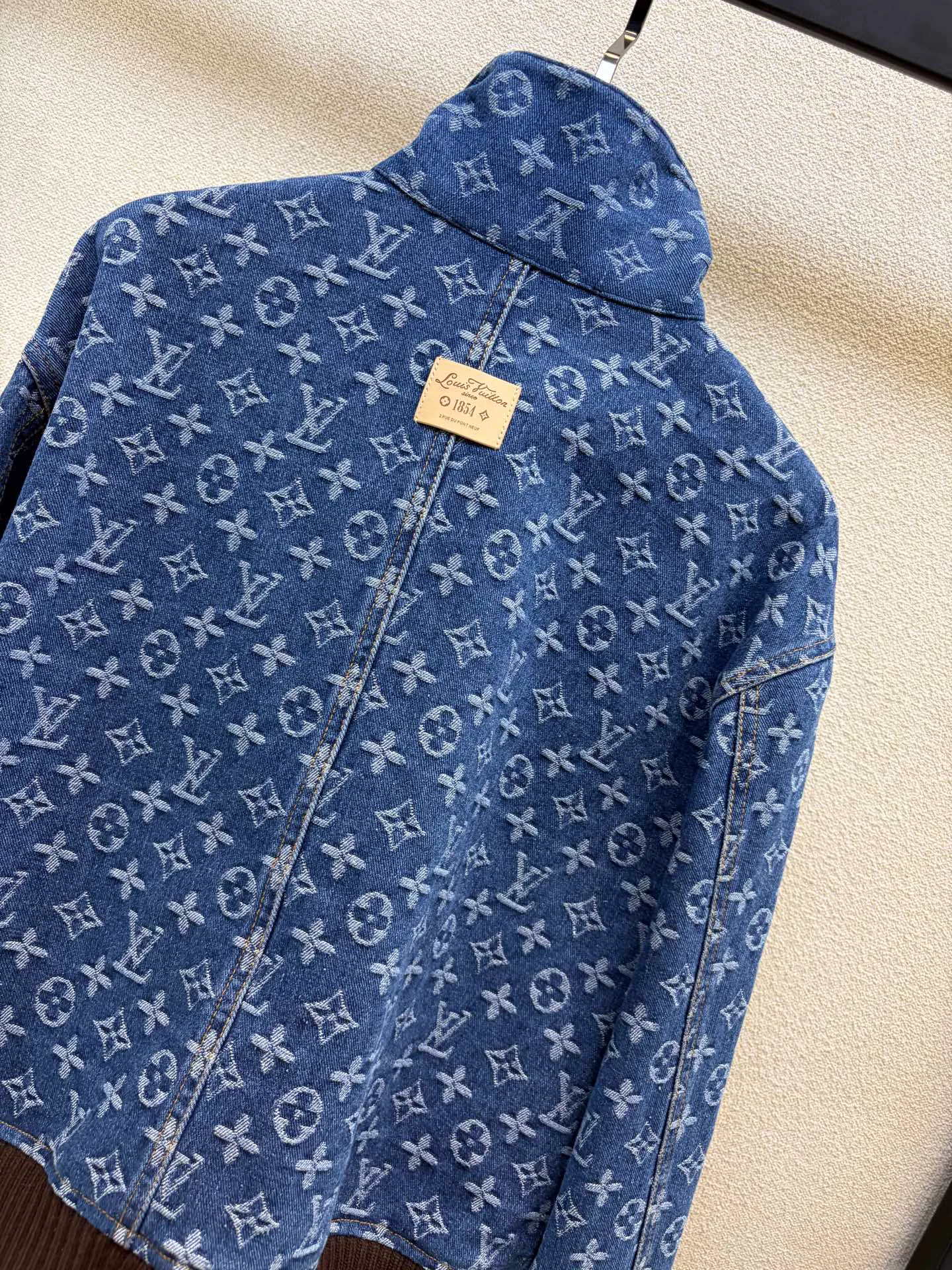Women's Jackets And Down Jackets LOUIS VUITTON 18506574