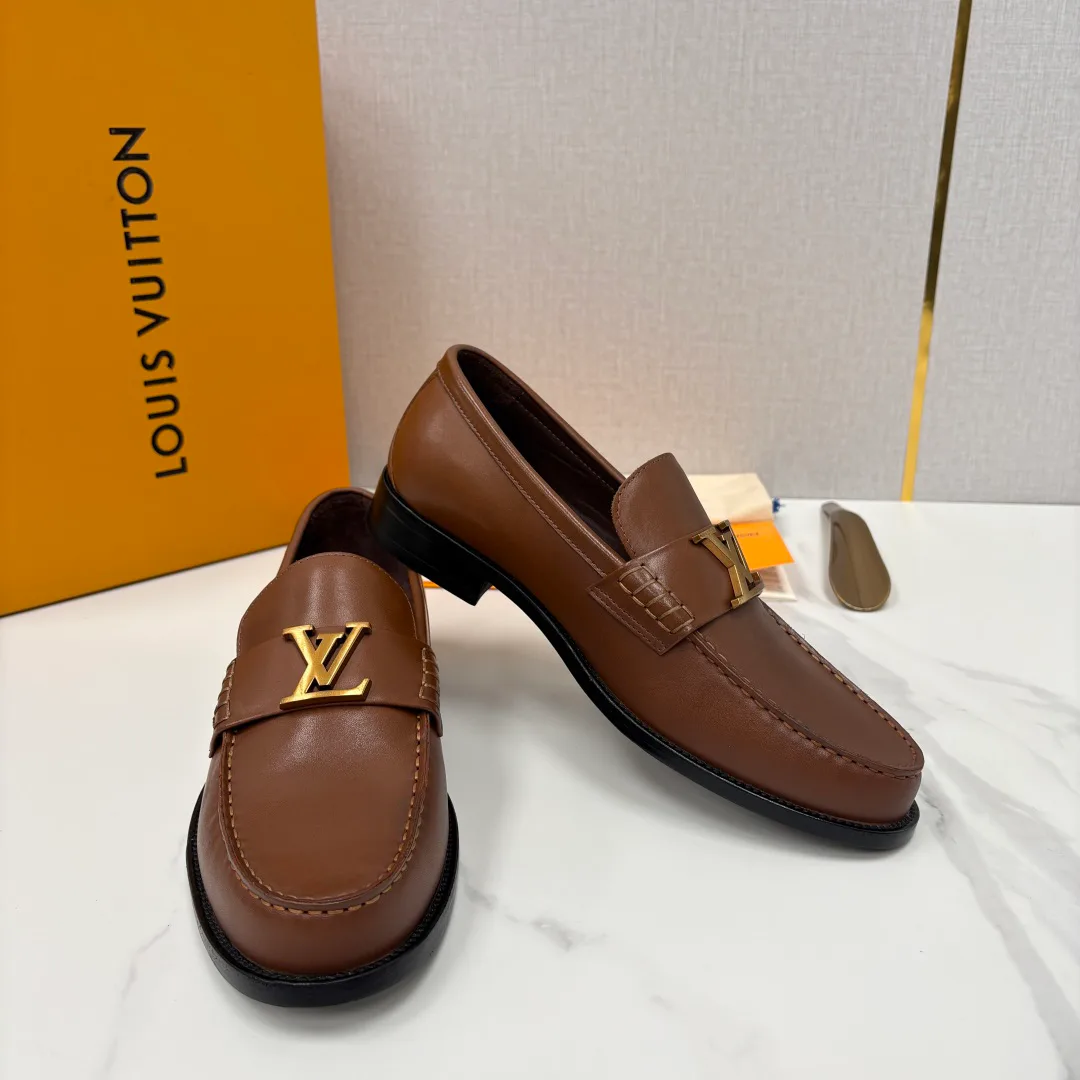 Men's Loafers And Dress Shoes LOUIS VUITTON 18139702