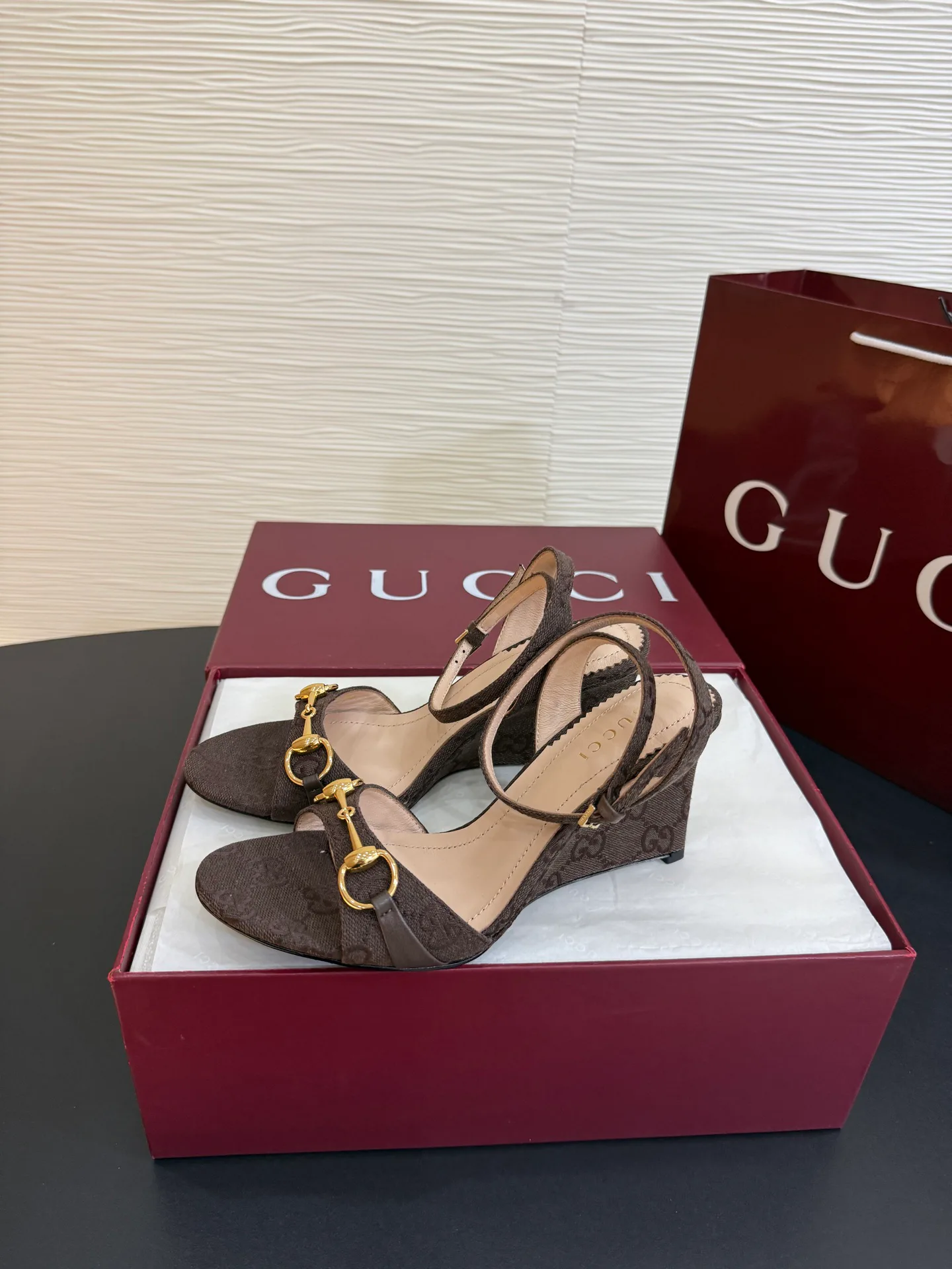 Women's Open-Toe Sandals GUCCI 18071149