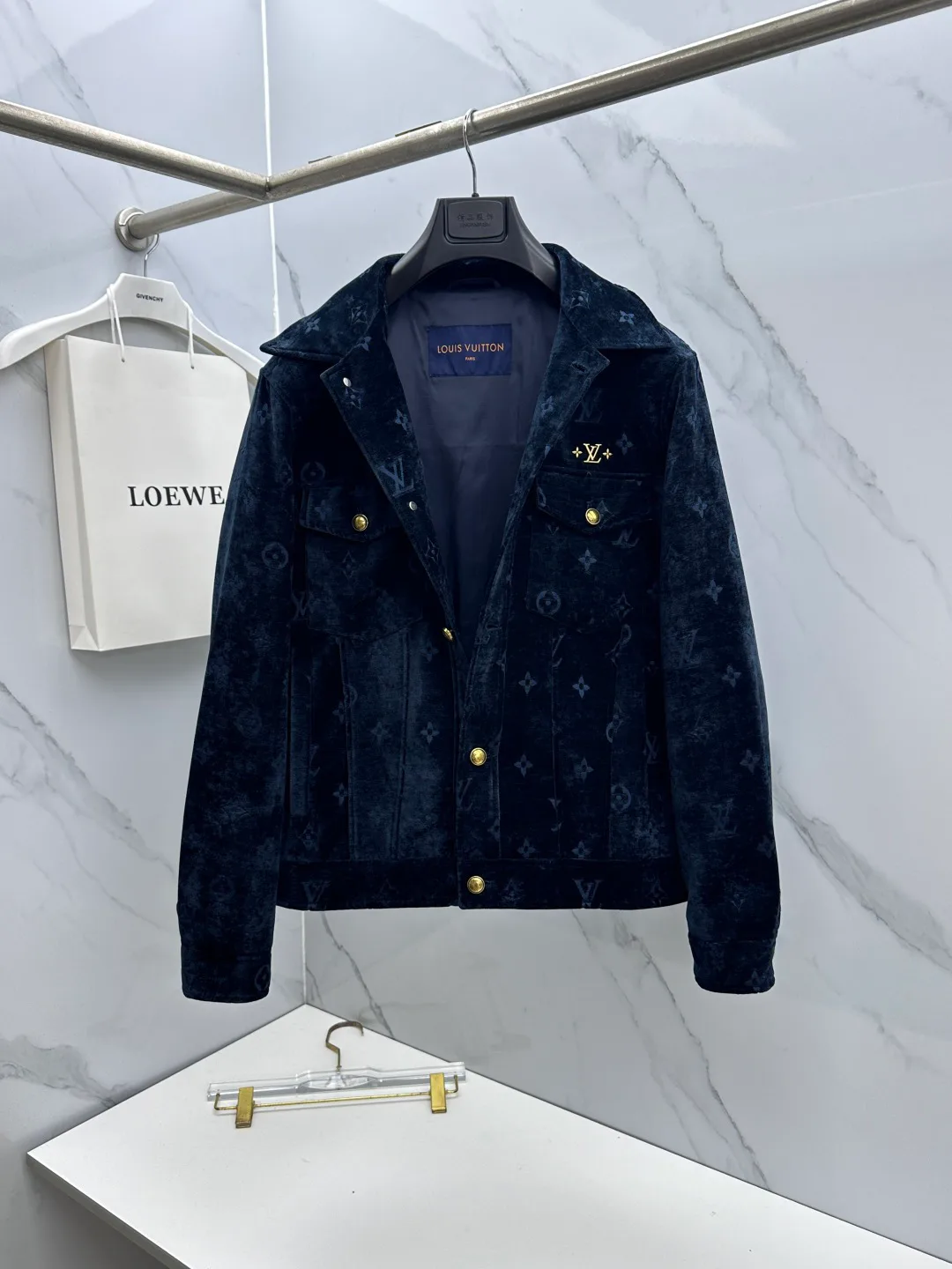 Куртки И Пуховики Мужские Louis Vuitton 18596982