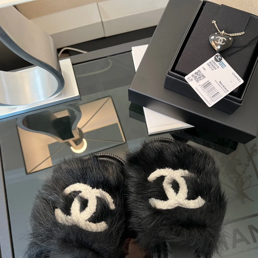 Women's Slippers CHANEL 18549719