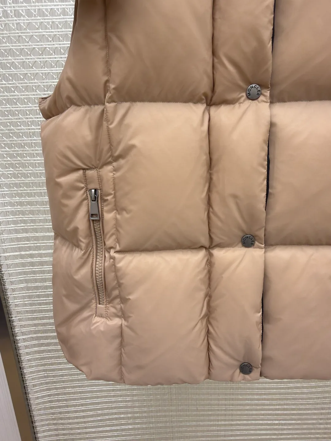 Жилеты Мужские Moncler 18612884
