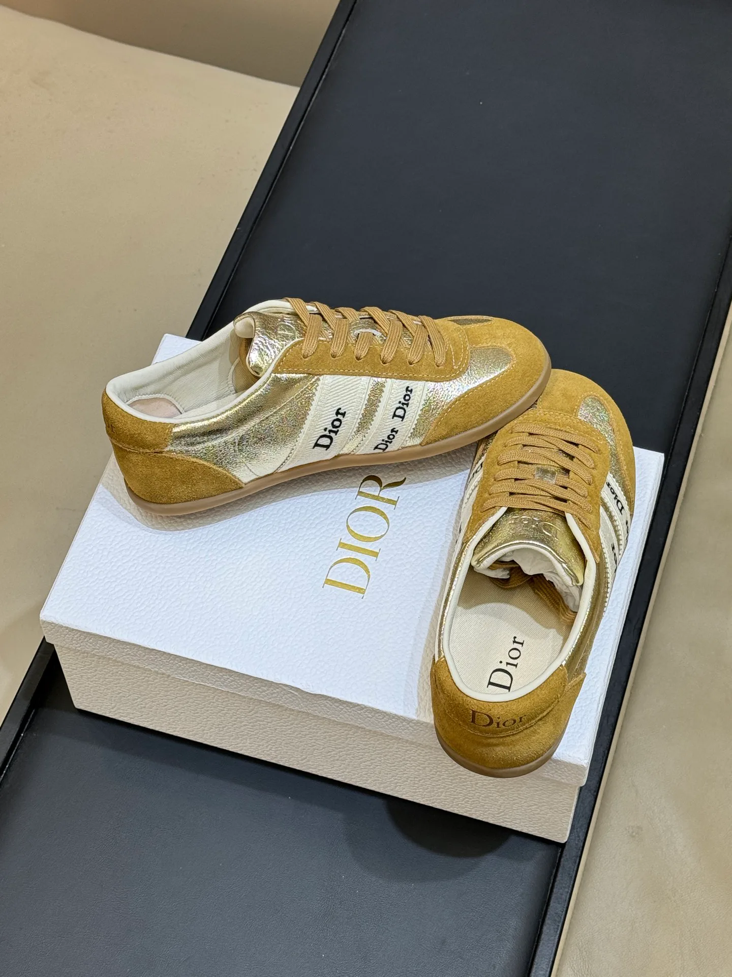 Women's Sneakers CHRISTIAN DIOR 18073066