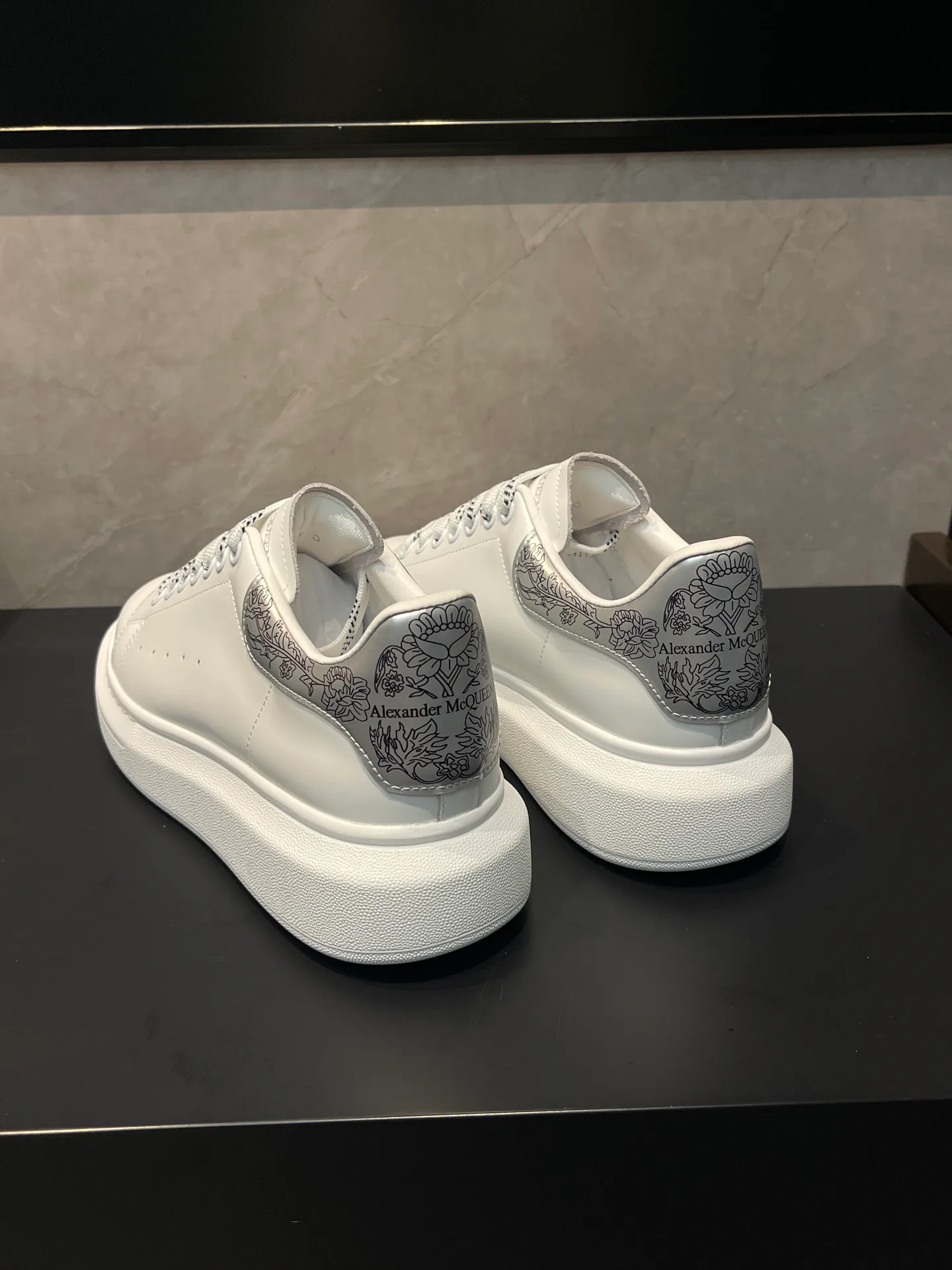 Women's Sneakers ALEXANDER MCQUEEN 18363933