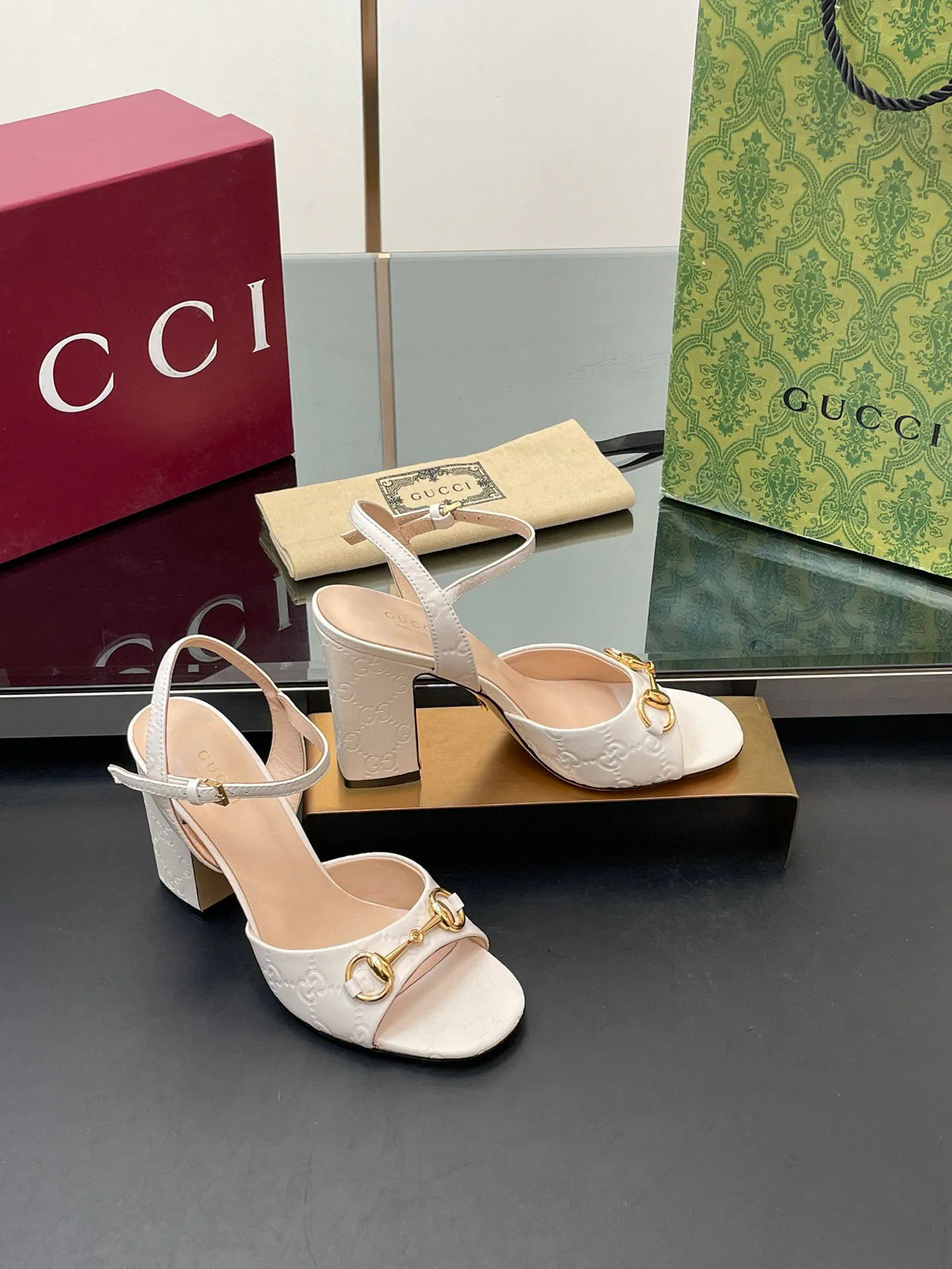 Women's Open-Toe Sandals GUCCI 17614709