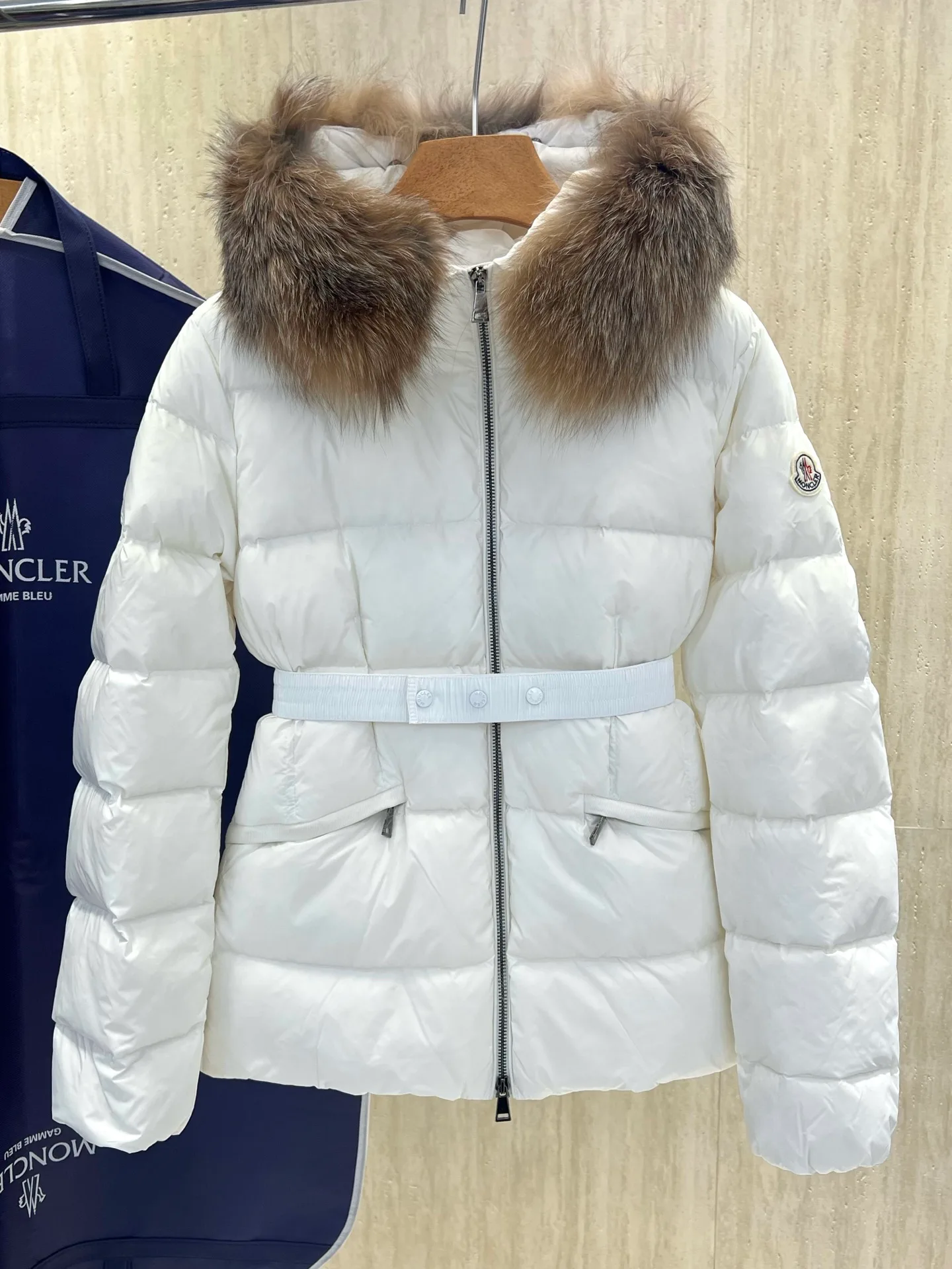 Men's Jackets And Down Jackets MONCLER 18434530