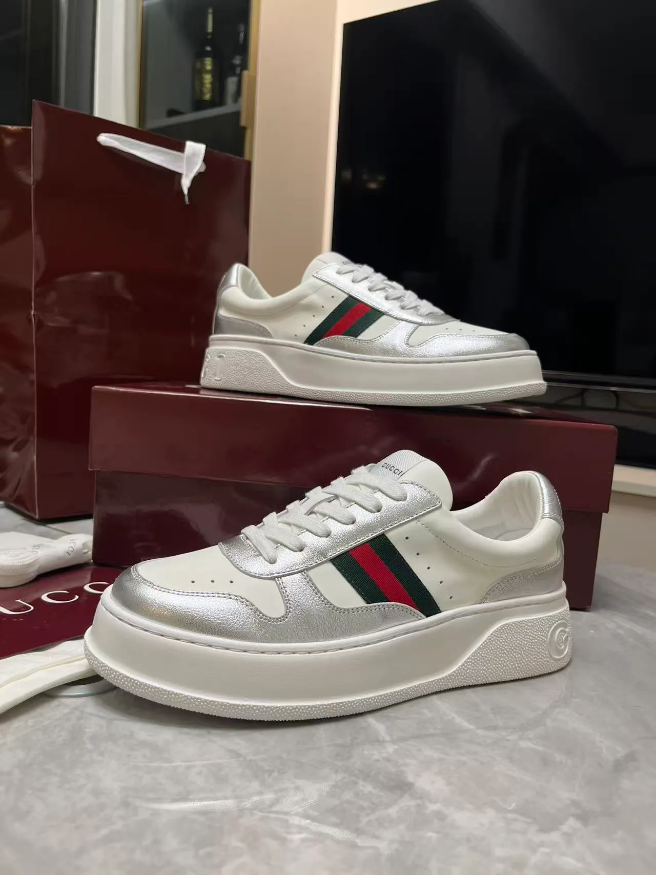 Women's Sneakers GUCCI 17620412