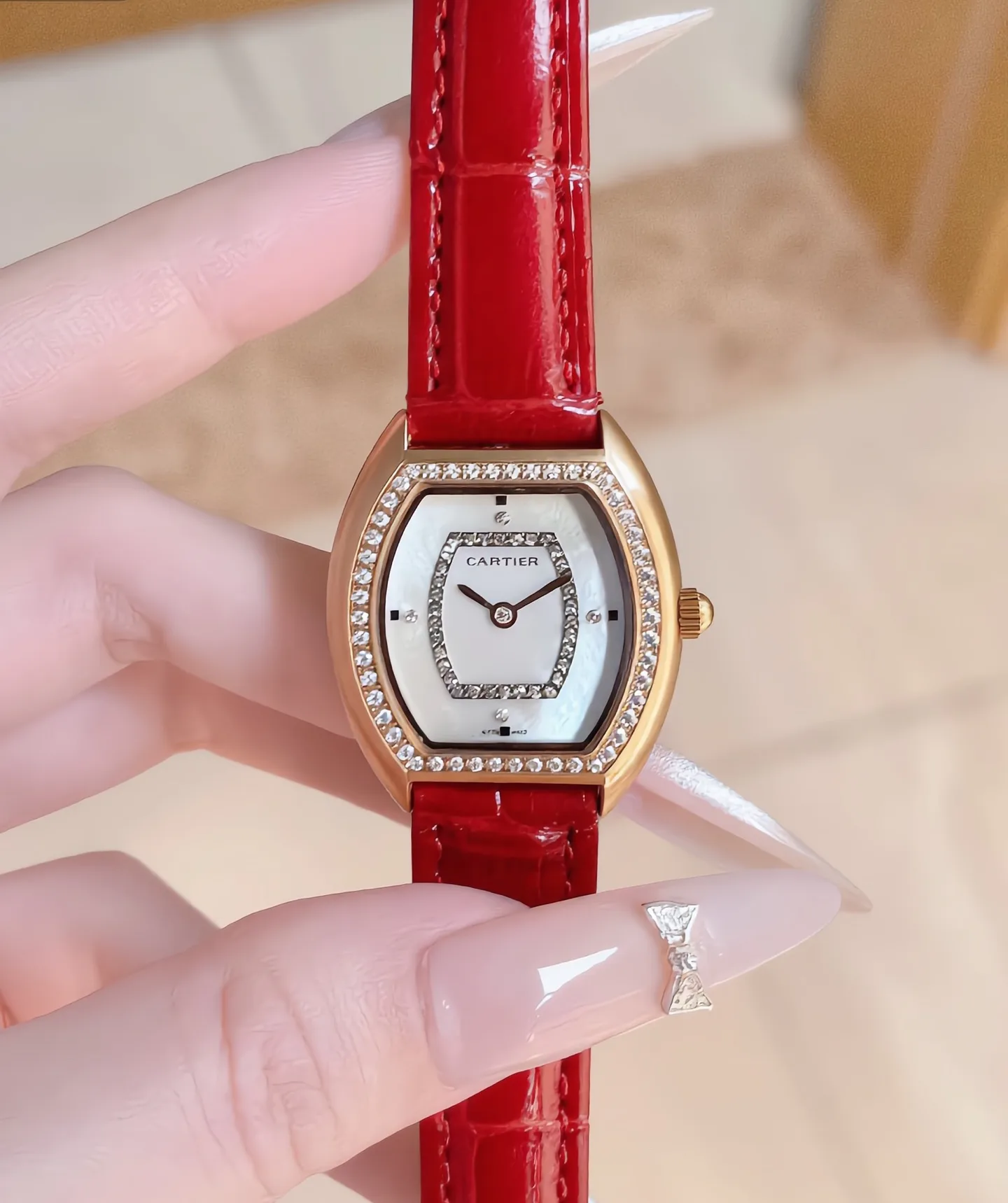 Women's Watches CARTIER 17043356