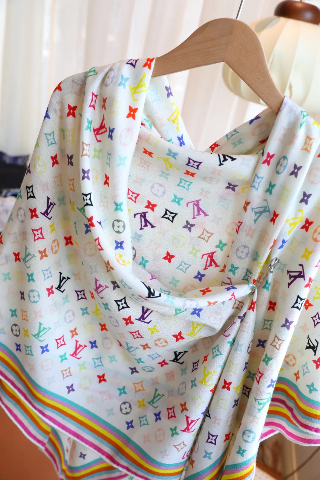 Silk Scarves LOUIS VUITTON 18222509