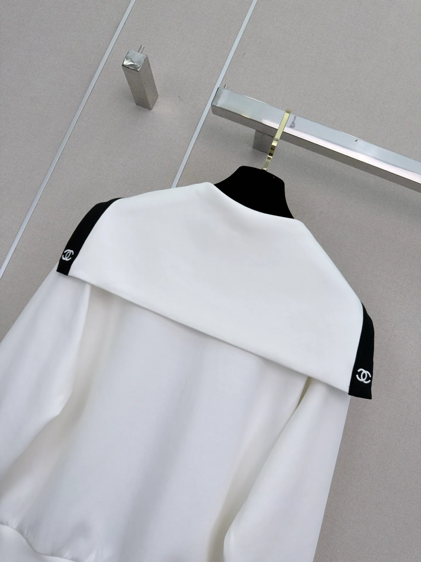 Women's Jumpers And Sweaters CHANEL 18108047